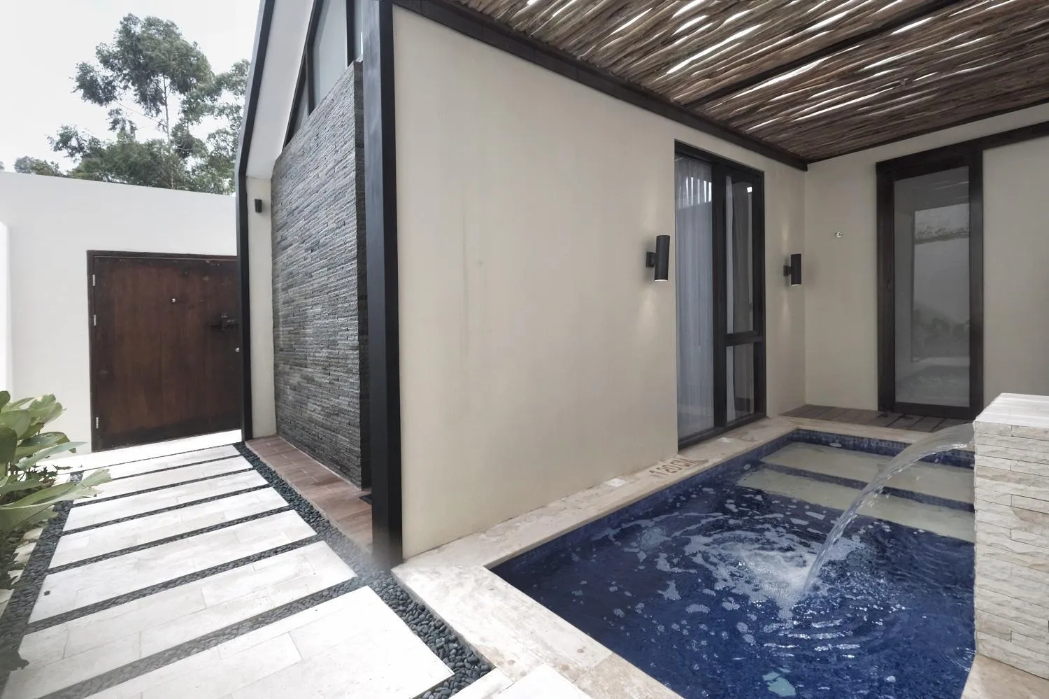 Swimming pool in Sunsetfalls Gardens and Resort