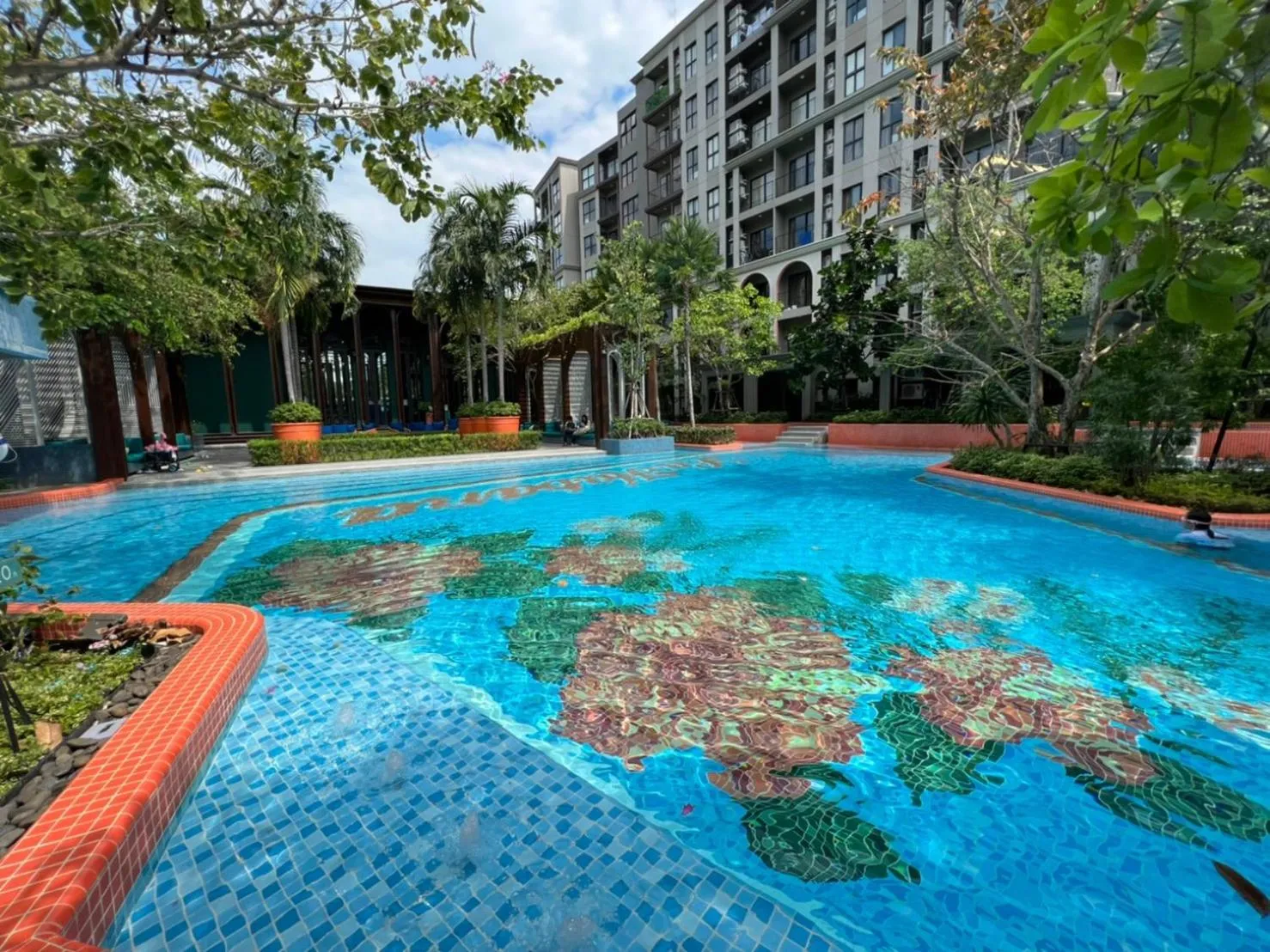 Swimming pool in RoomQuest Hua-Hin Lahabana
