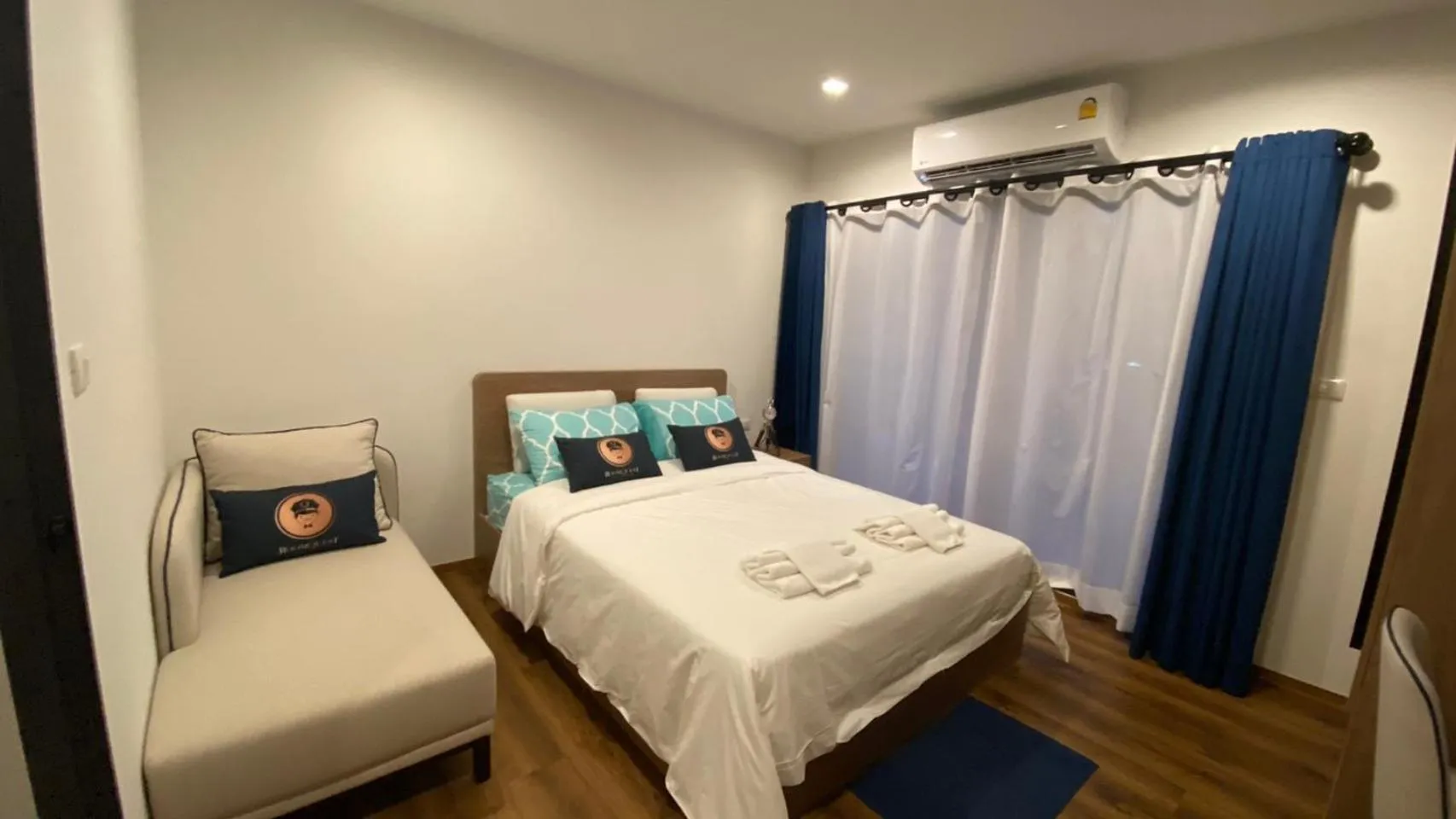 Photo of the whole room in RoomQuest Hua-Hin Lahabana