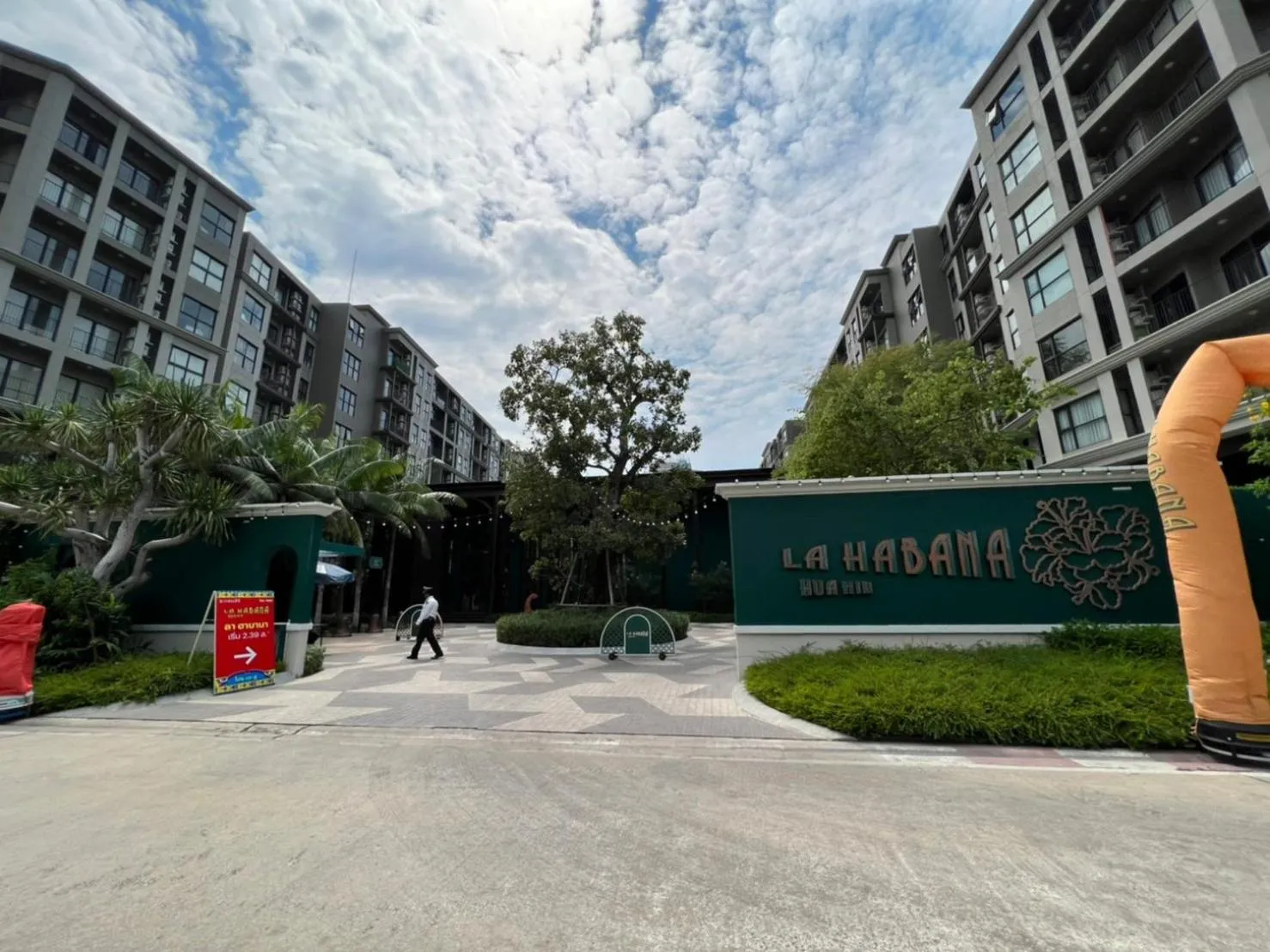 Property building in RoomQuest Hua-Hin Lahabana