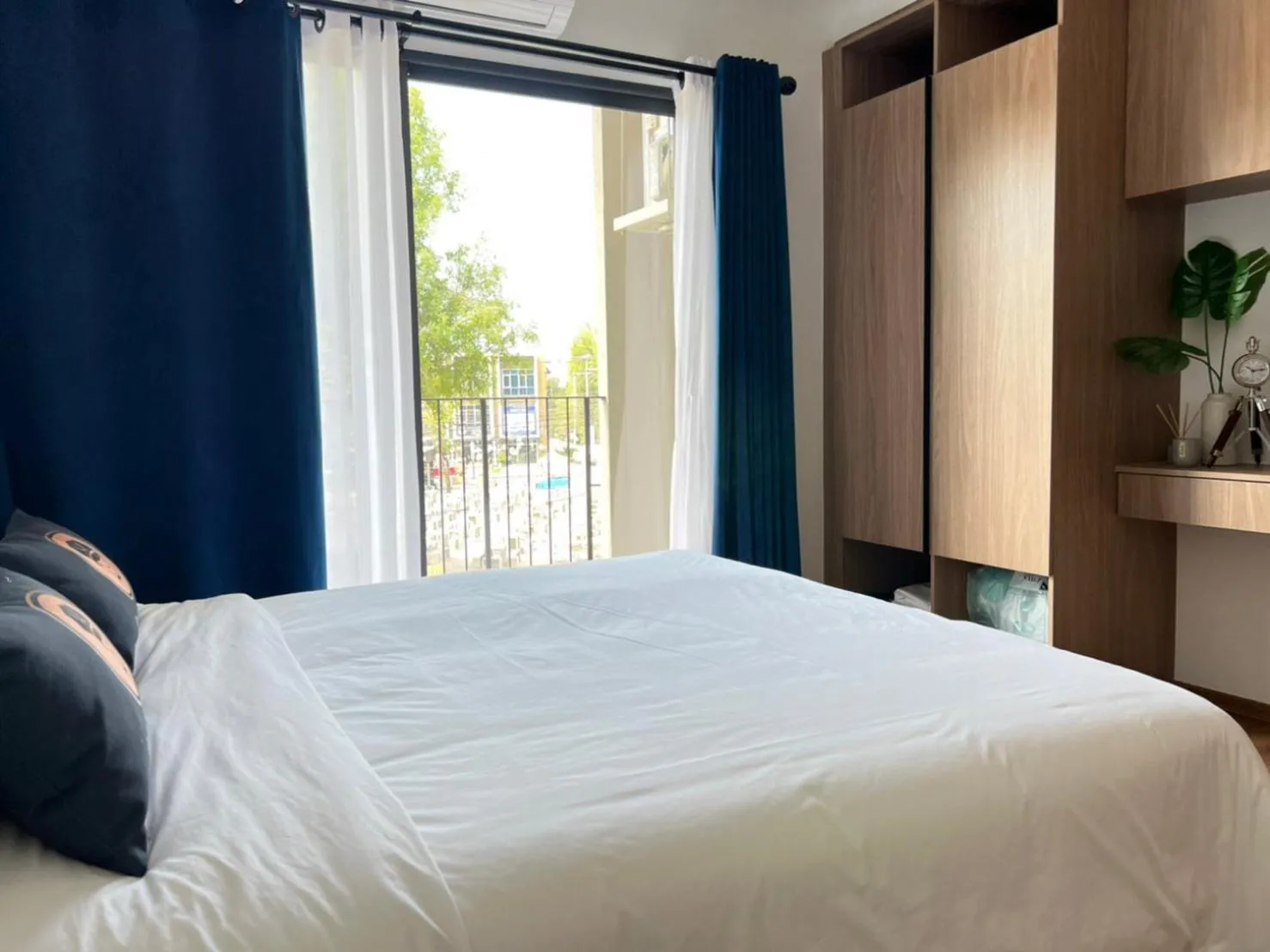 Bed in RoomQuest Hua-Hin Lahabana