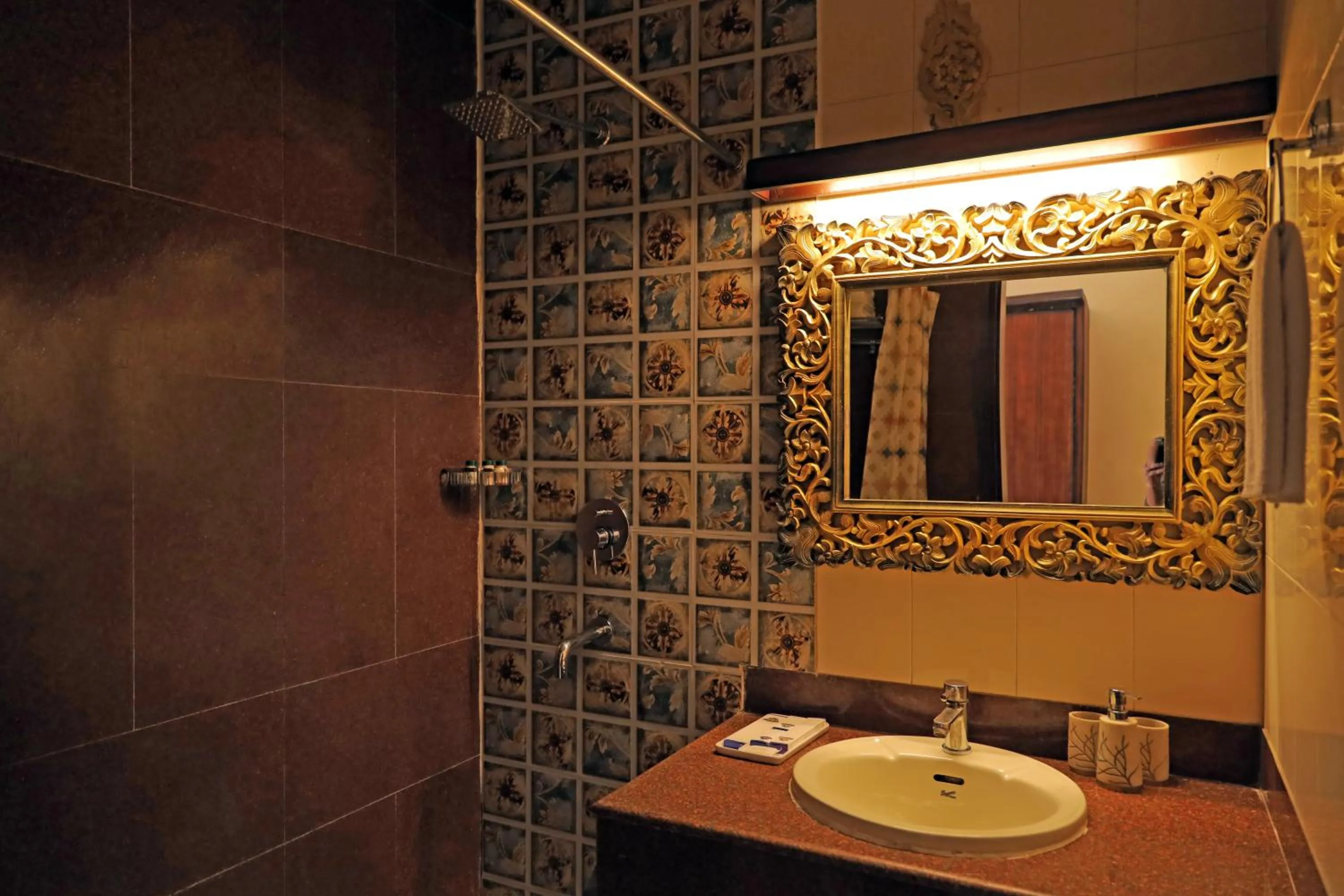 Bathroom in The Neeraj Ganga Heritage Palace