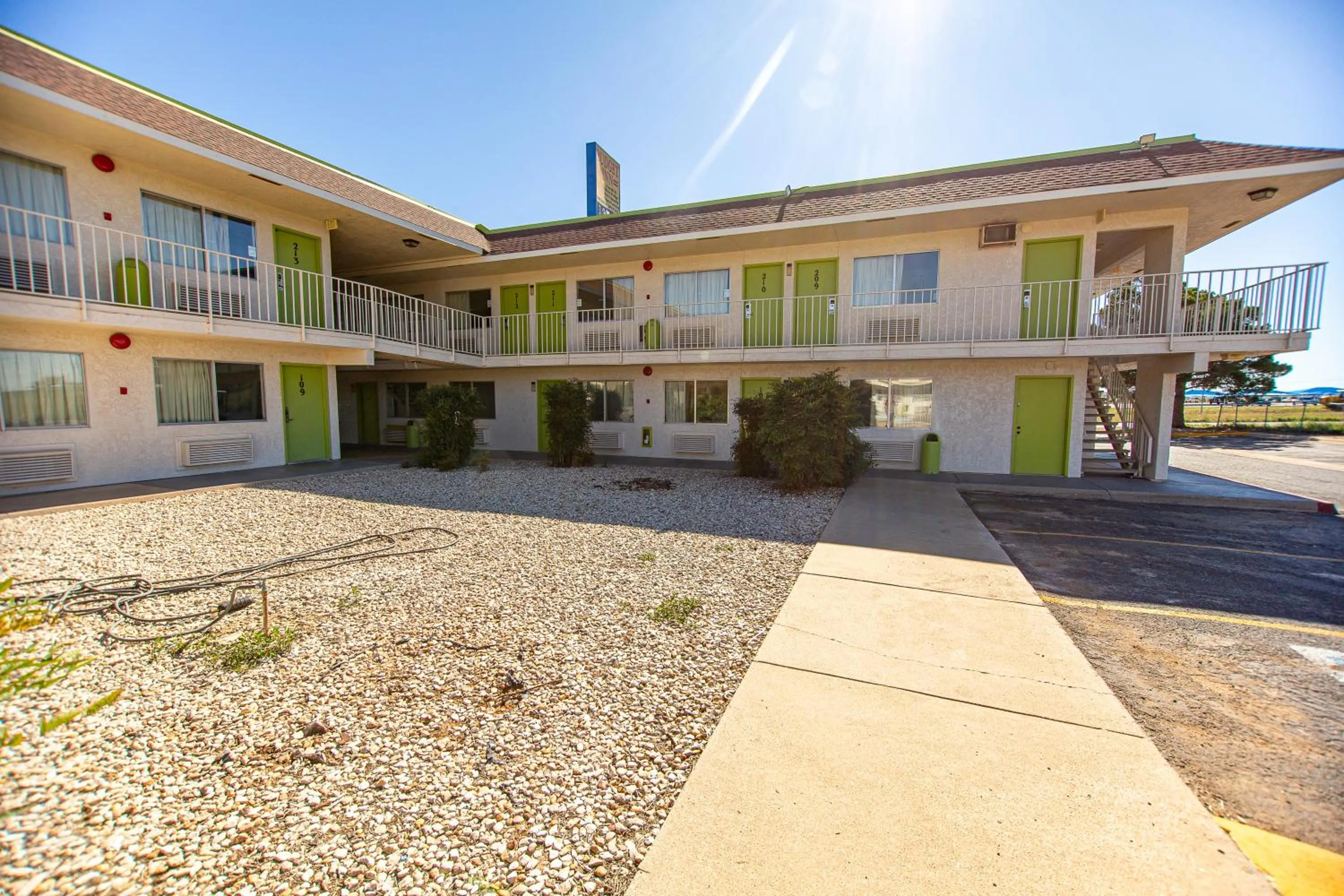 Property building in Marifah Inn Sweetwater