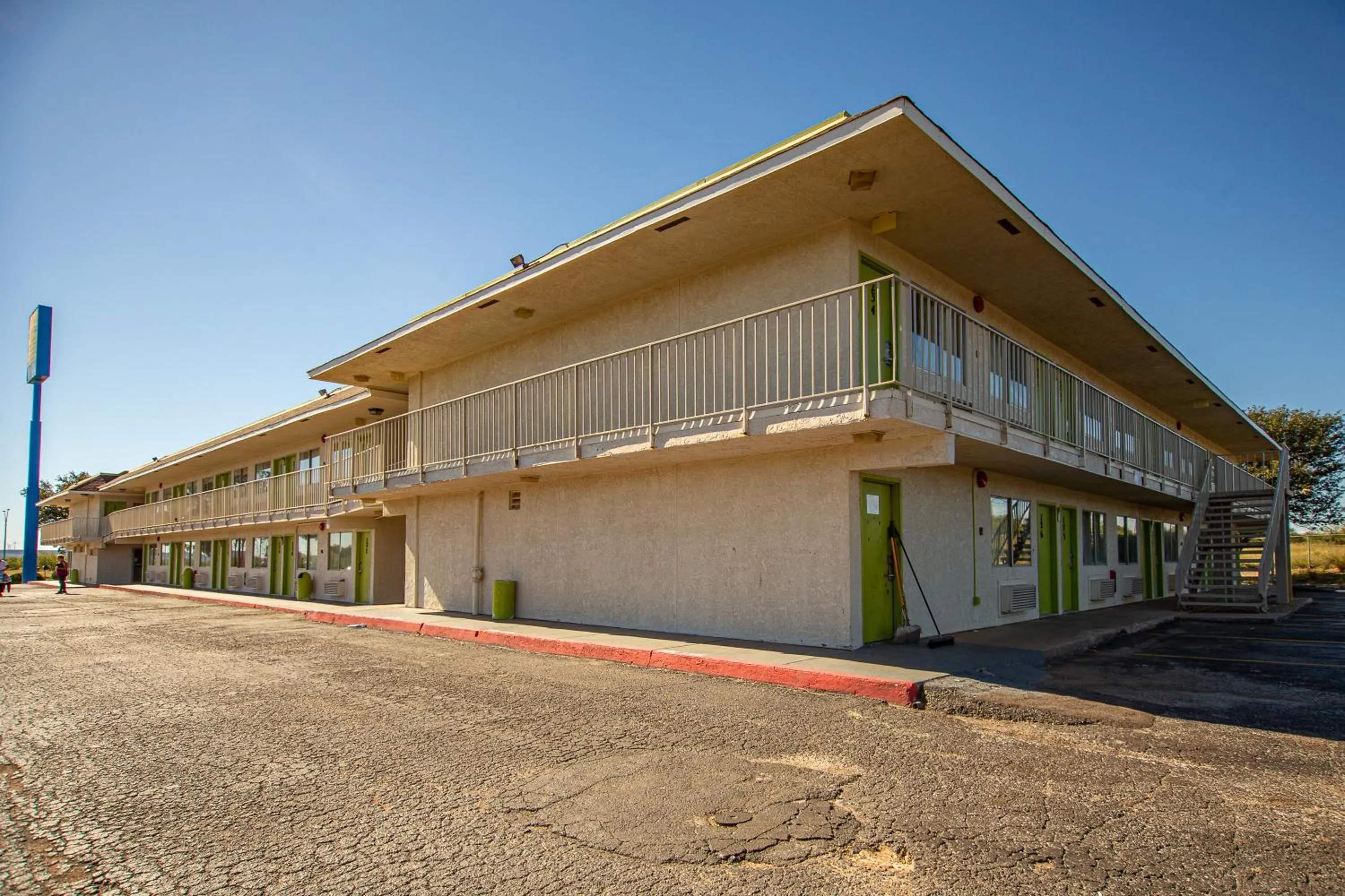 Property building in Marifah Inn Sweetwater