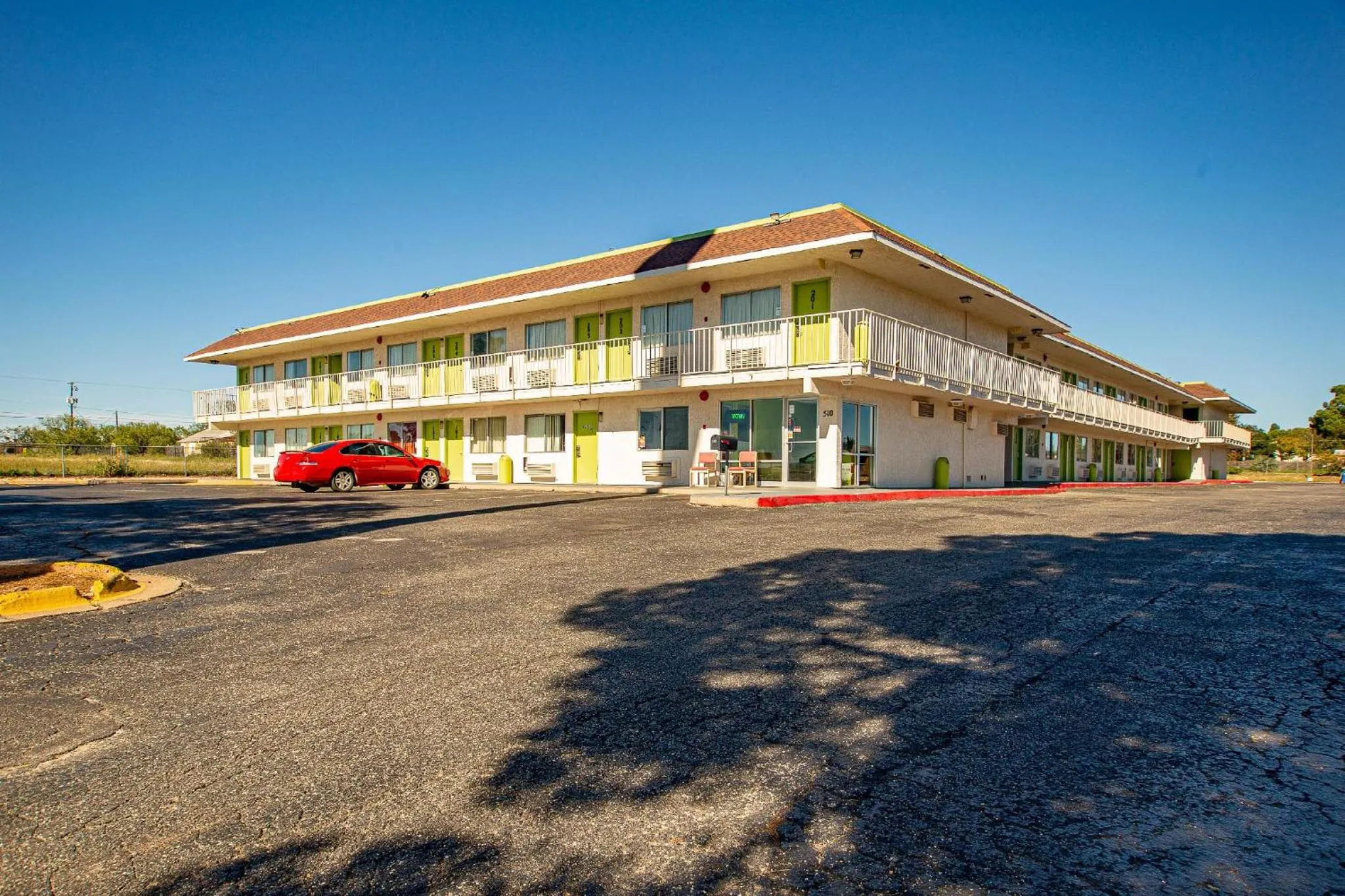 Property building in Marifah Inn Sweetwater