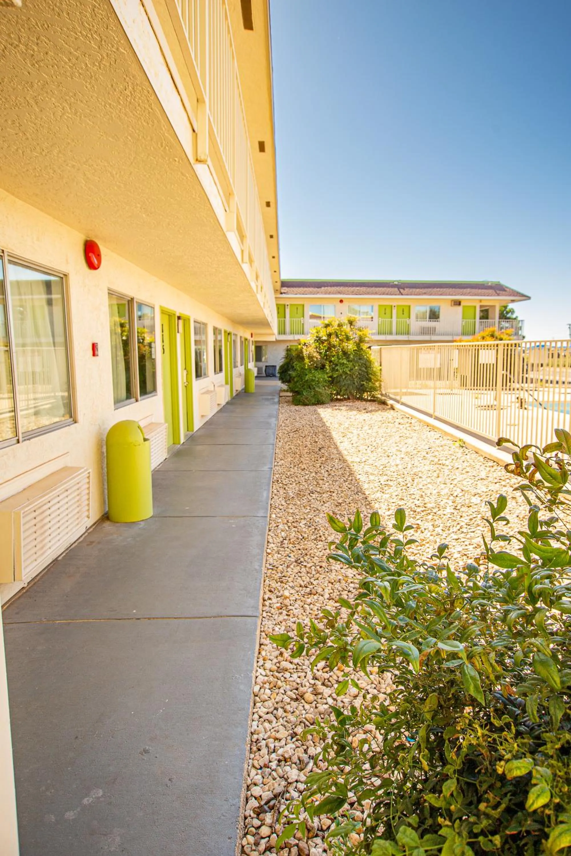 Property building in Marifah Inn Sweetwater