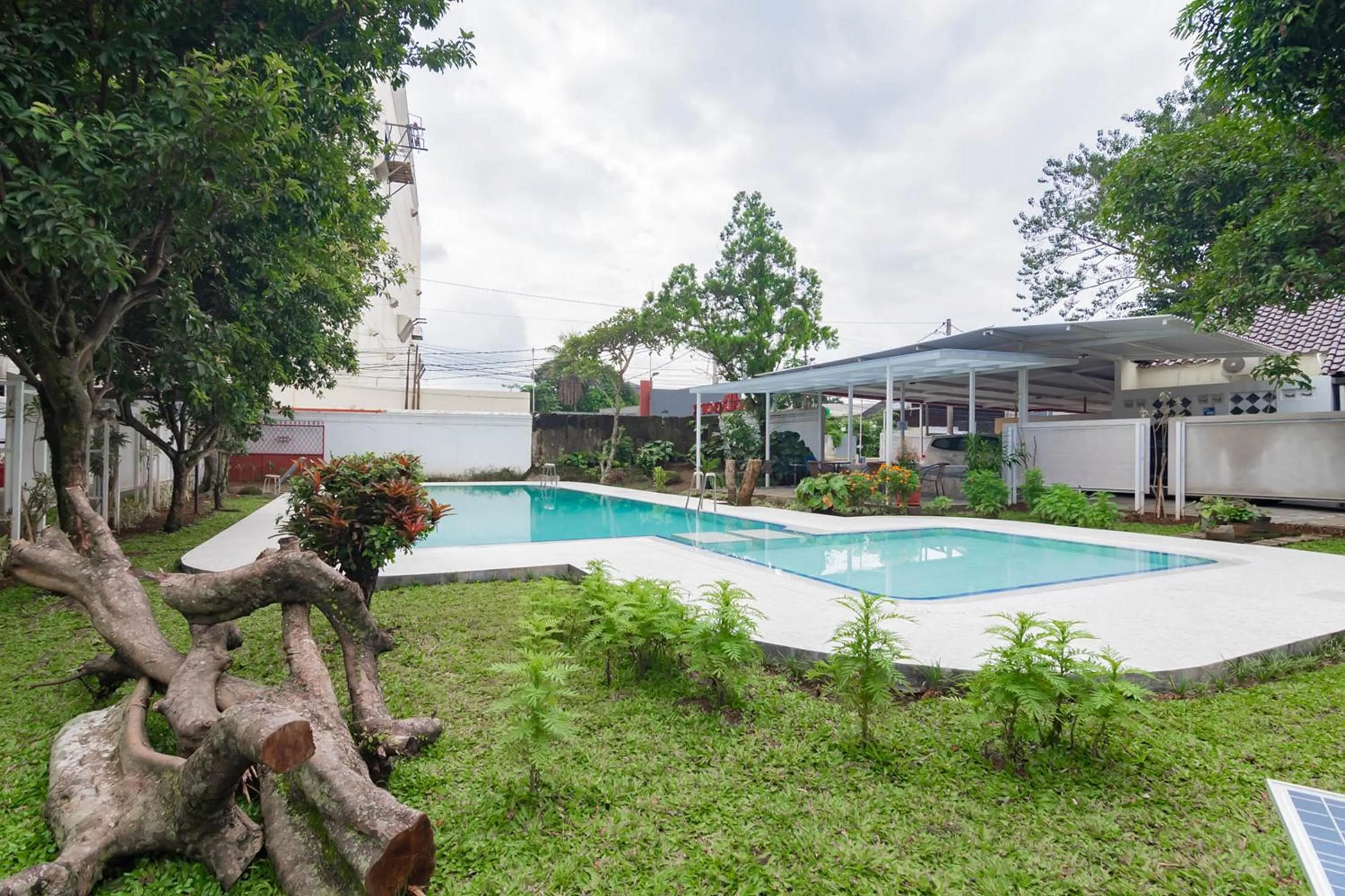 RedDoorz Plus @ Pakuan Residence Tajur