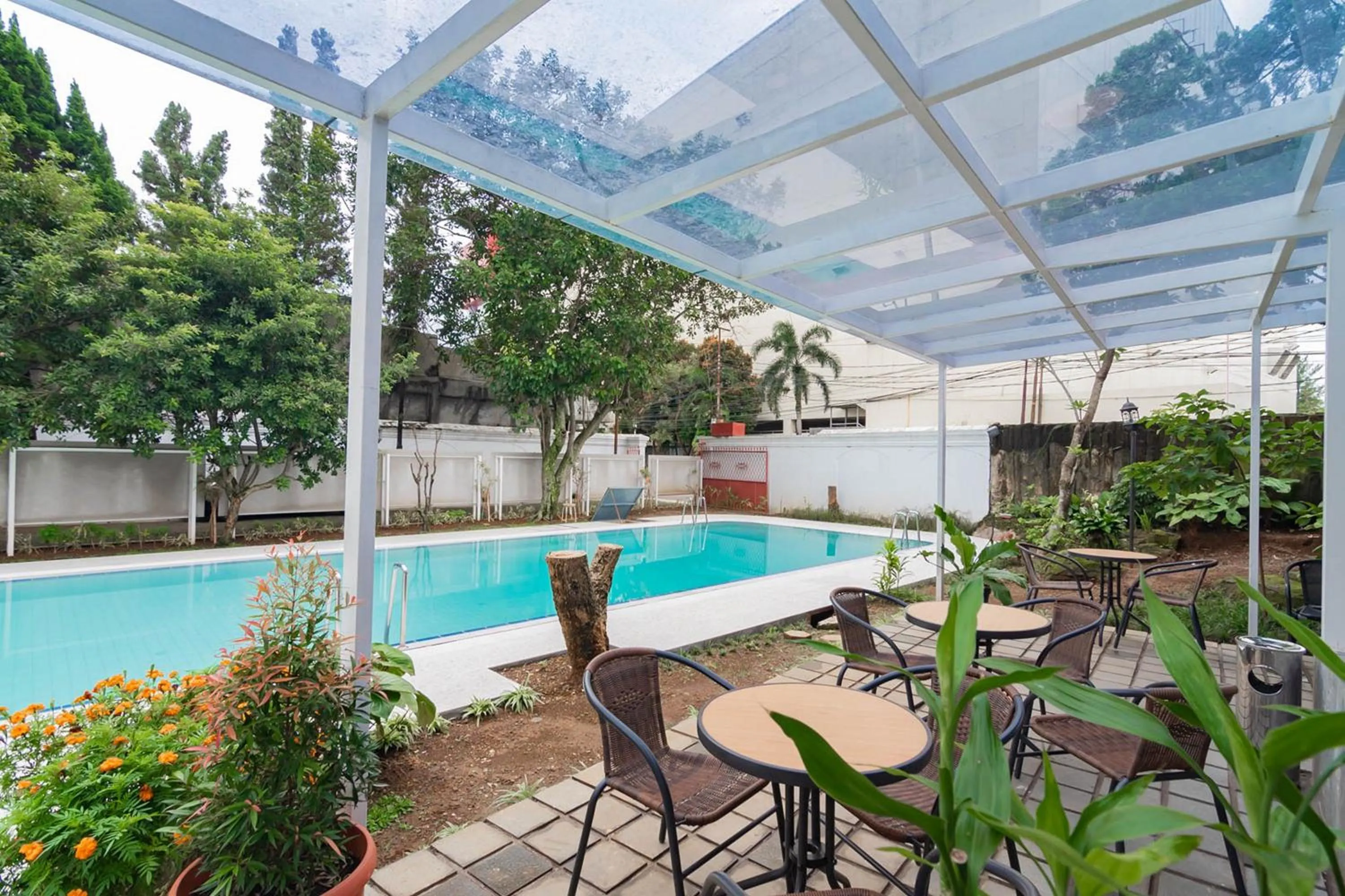 RedDoorz Plus @ Pakuan Residence Tajur