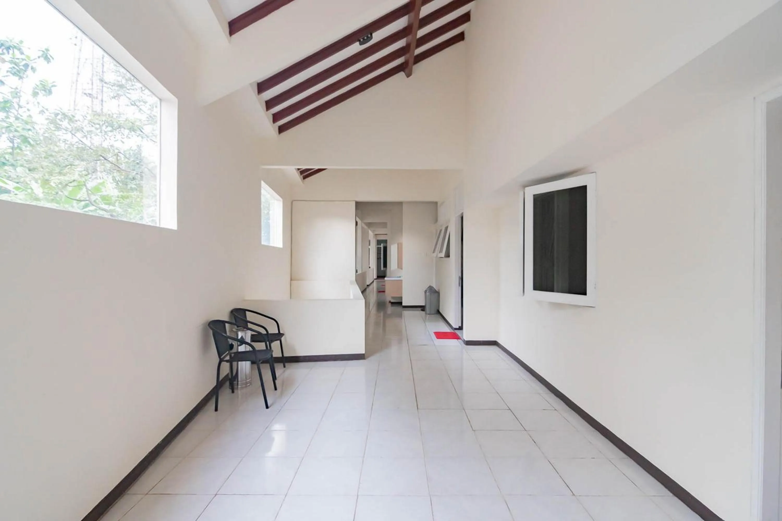 RedDoorz Plus @ Pakuan Residence Tajur