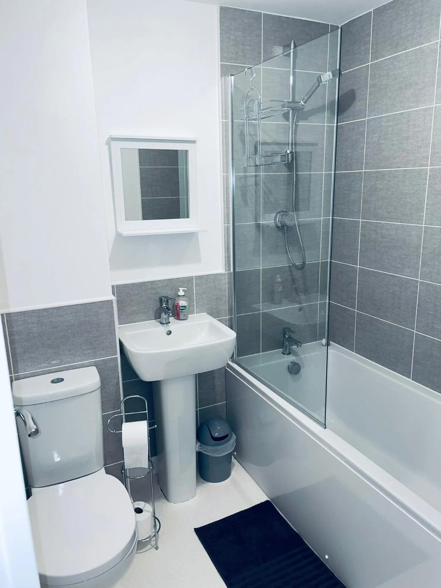 Shower in Cosy Family Home - Coventry City Centre - Entire House