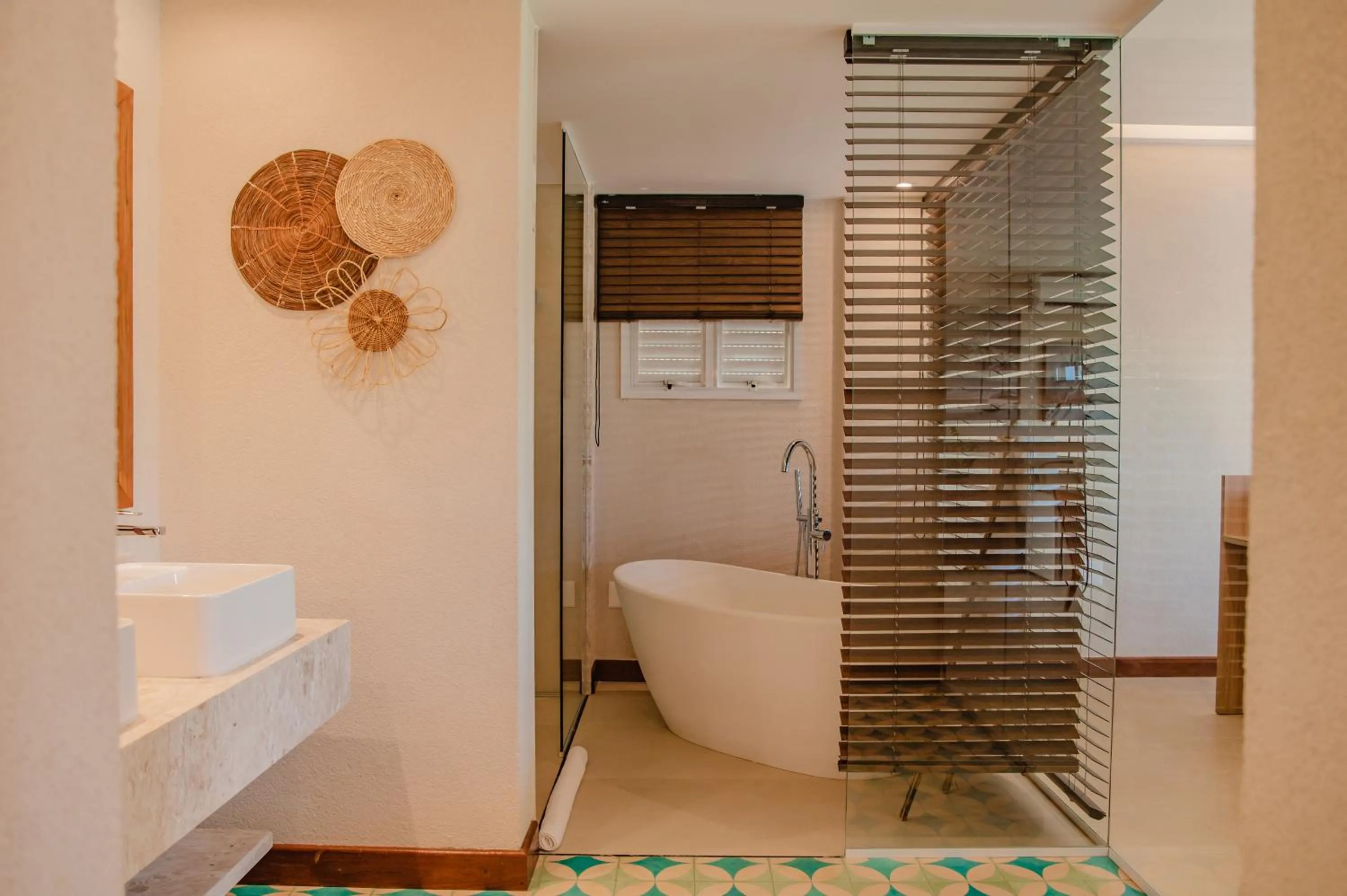 Toilet in Hotel Boutique & Spa Ponta de Inhambupe by Slaviero Hotéis