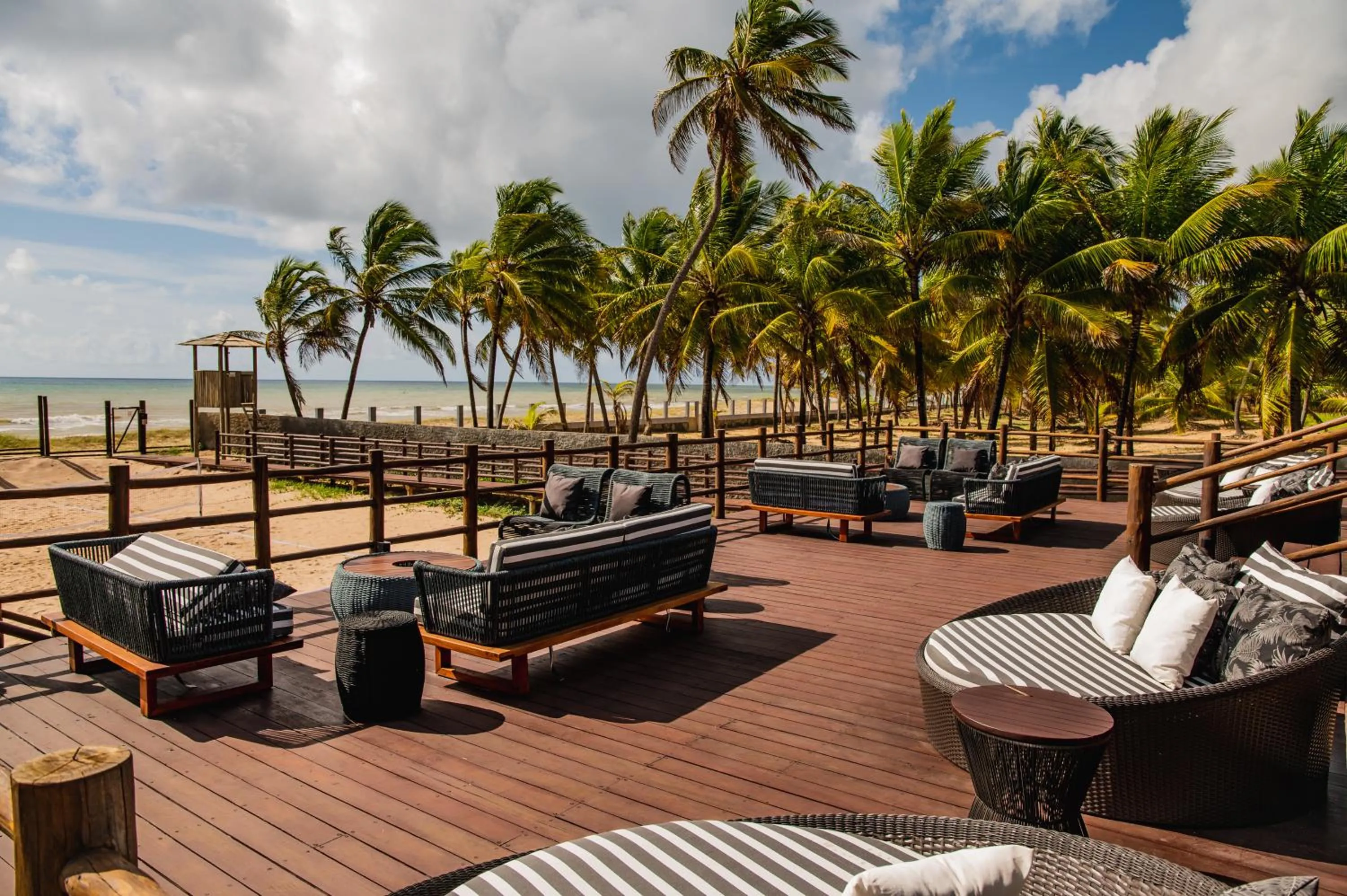 Lounge or bar in Hotel Boutique & Spa Ponta de Inhambupe by Slaviero Hotéis