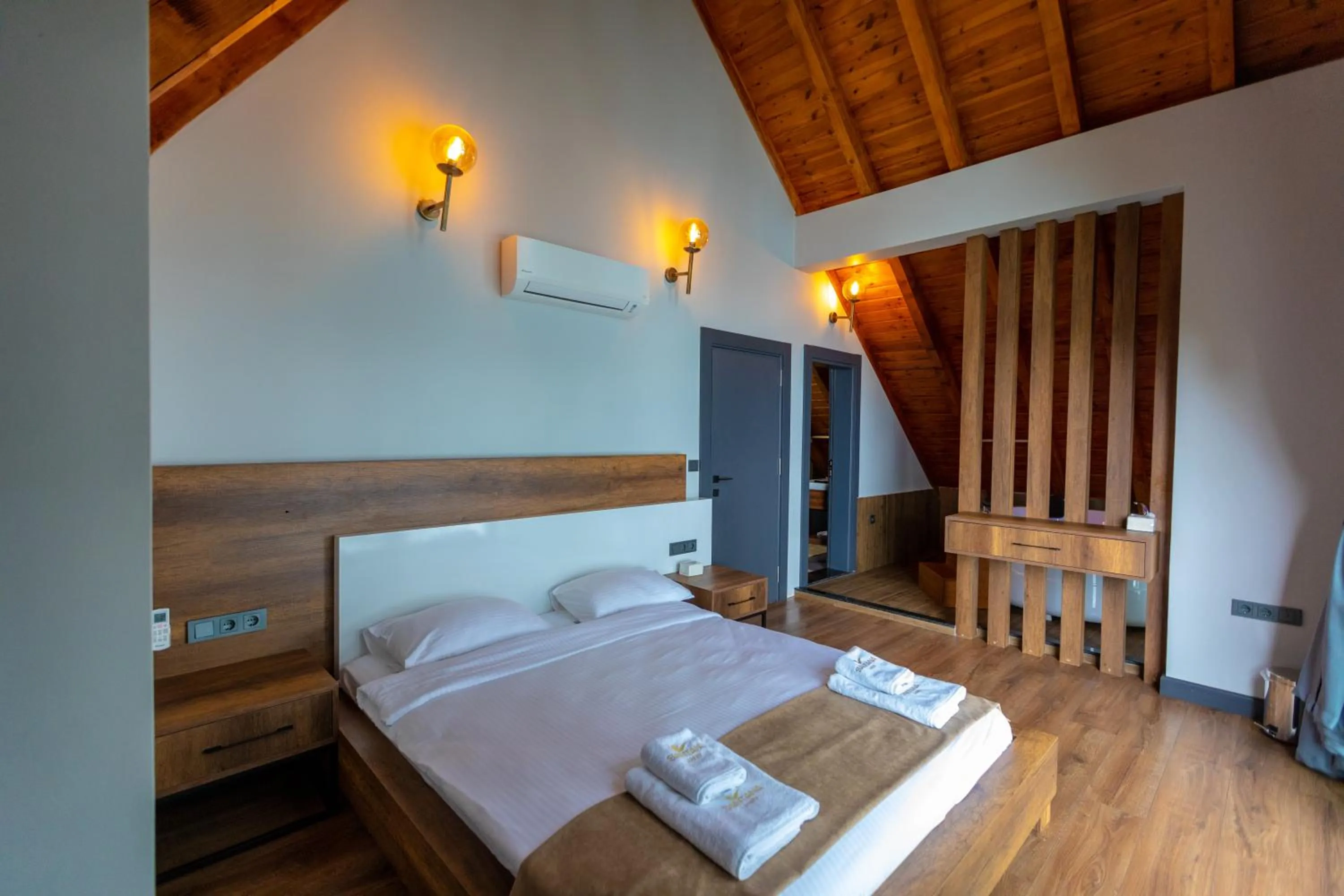 Photo of the whole room, Bed in SANTANA OTEL