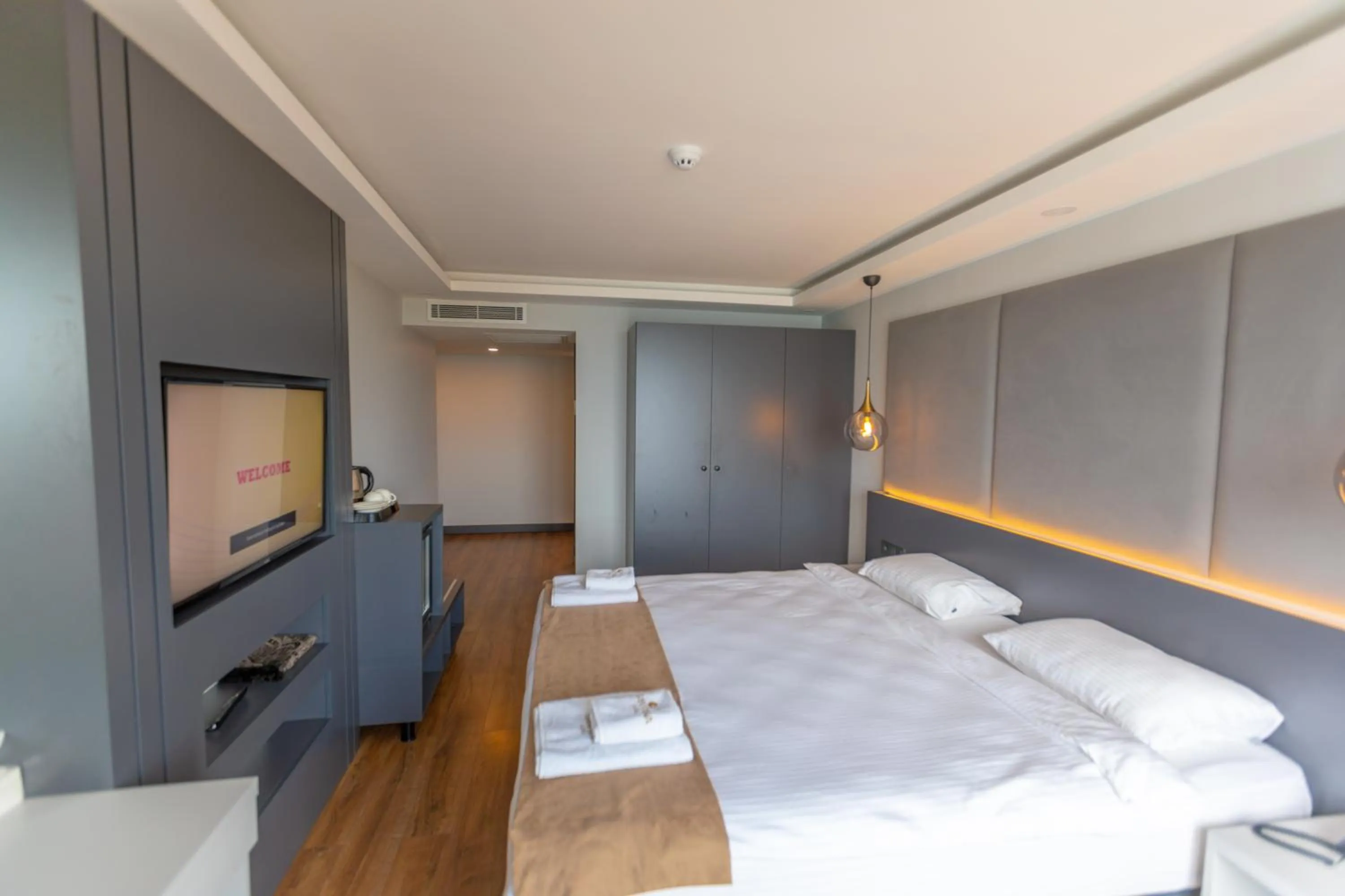 Photo of the whole room, Bed in SANTANA OTEL