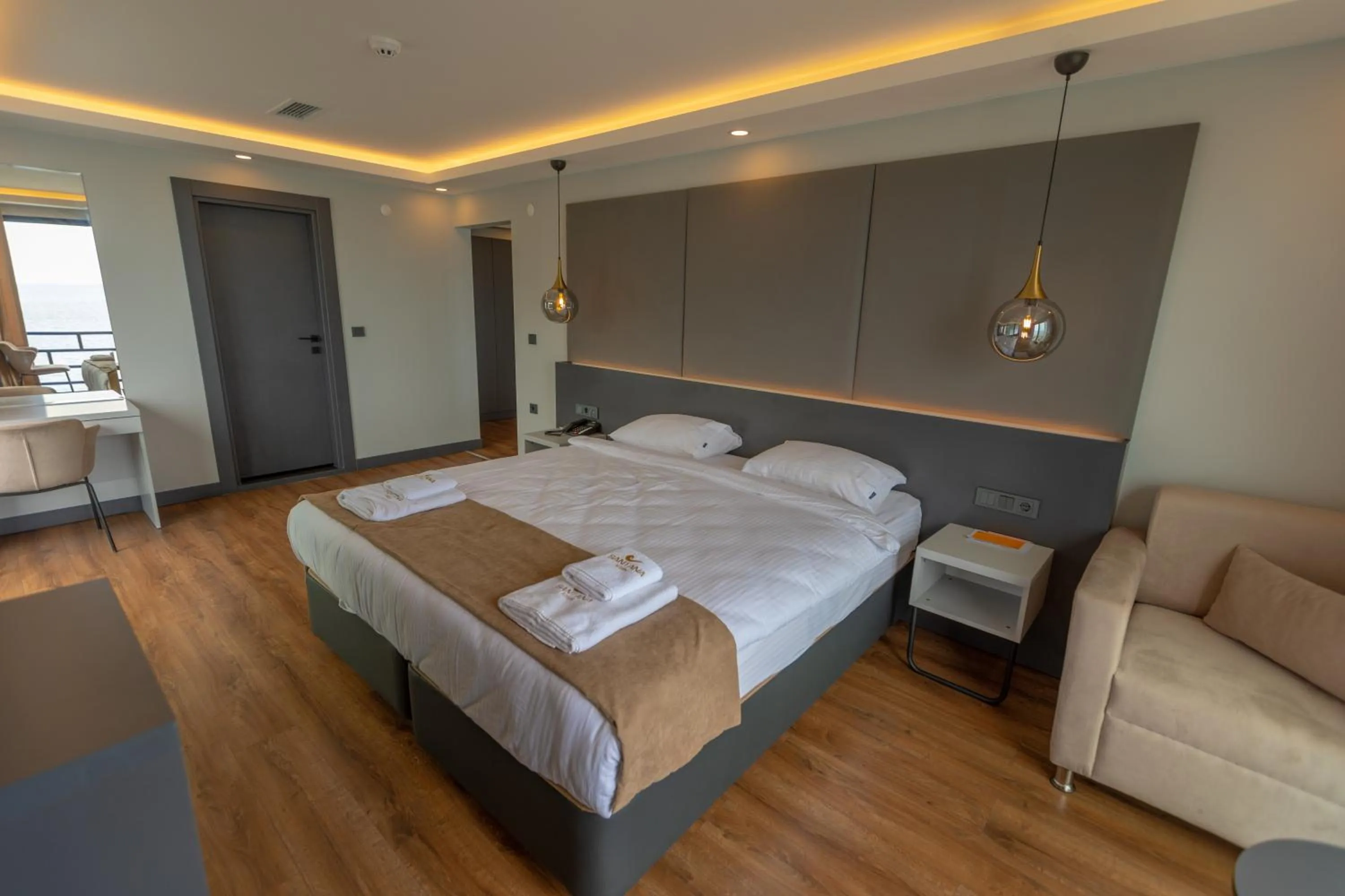 Photo of the whole room, Bed in SANTANA OTEL