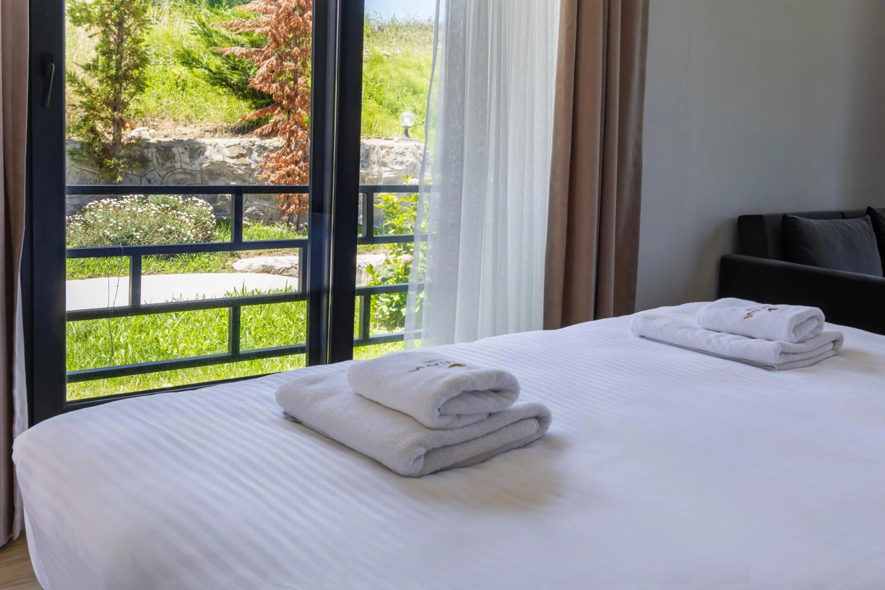 Garden, Bed in SANTANA OTEL