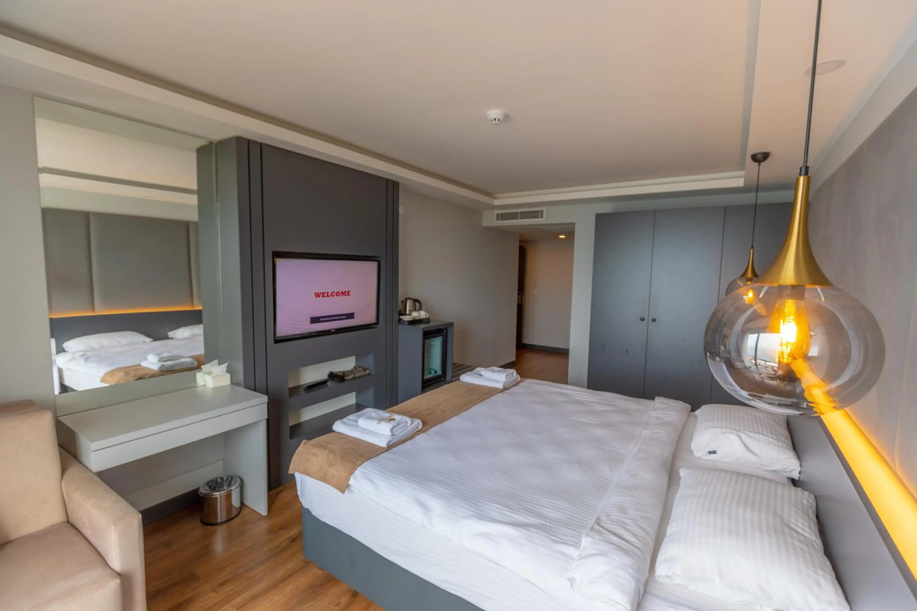 Photo of the whole room, Bed in SANTANA OTEL