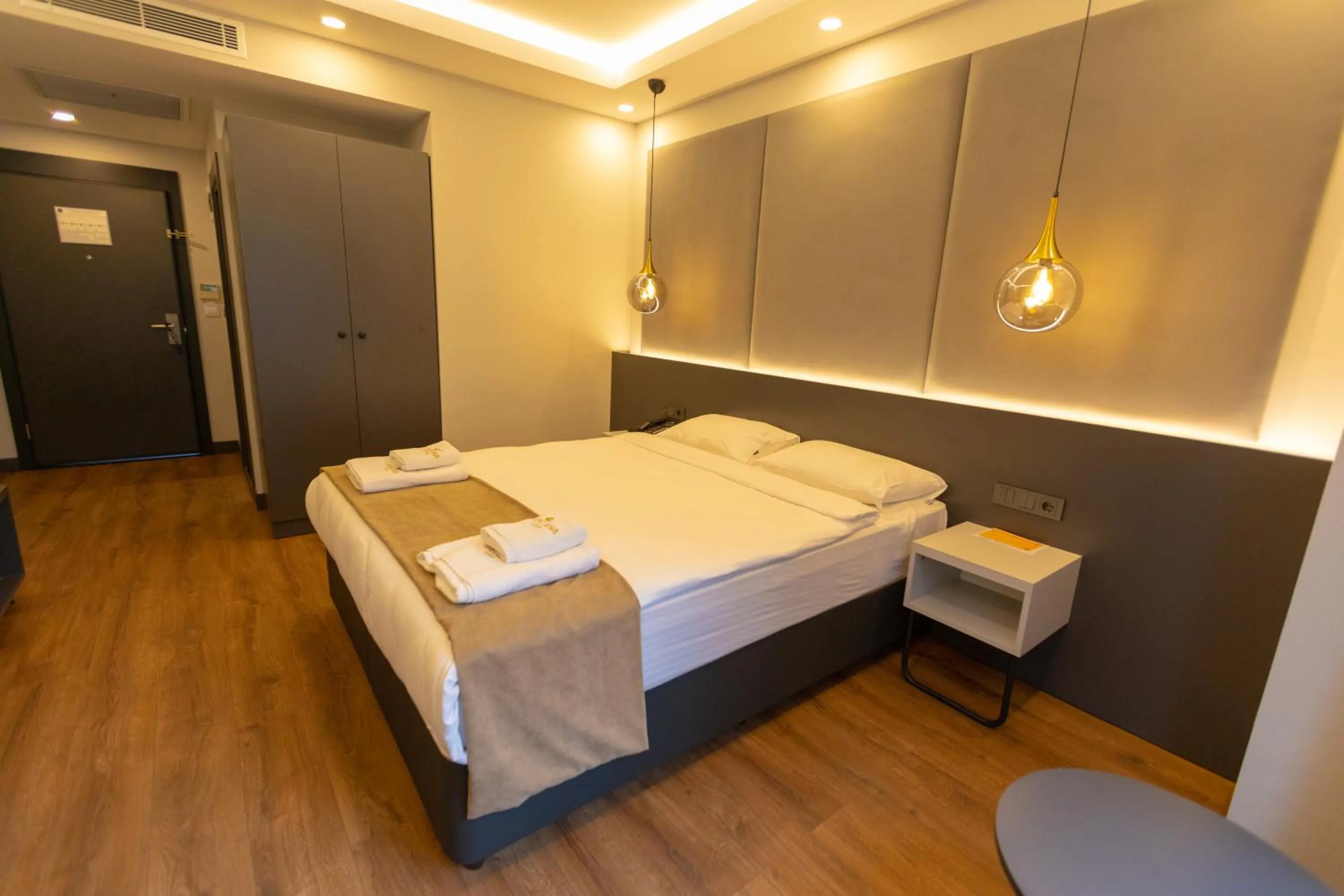 Bedroom, Bed in SANTANA OTEL