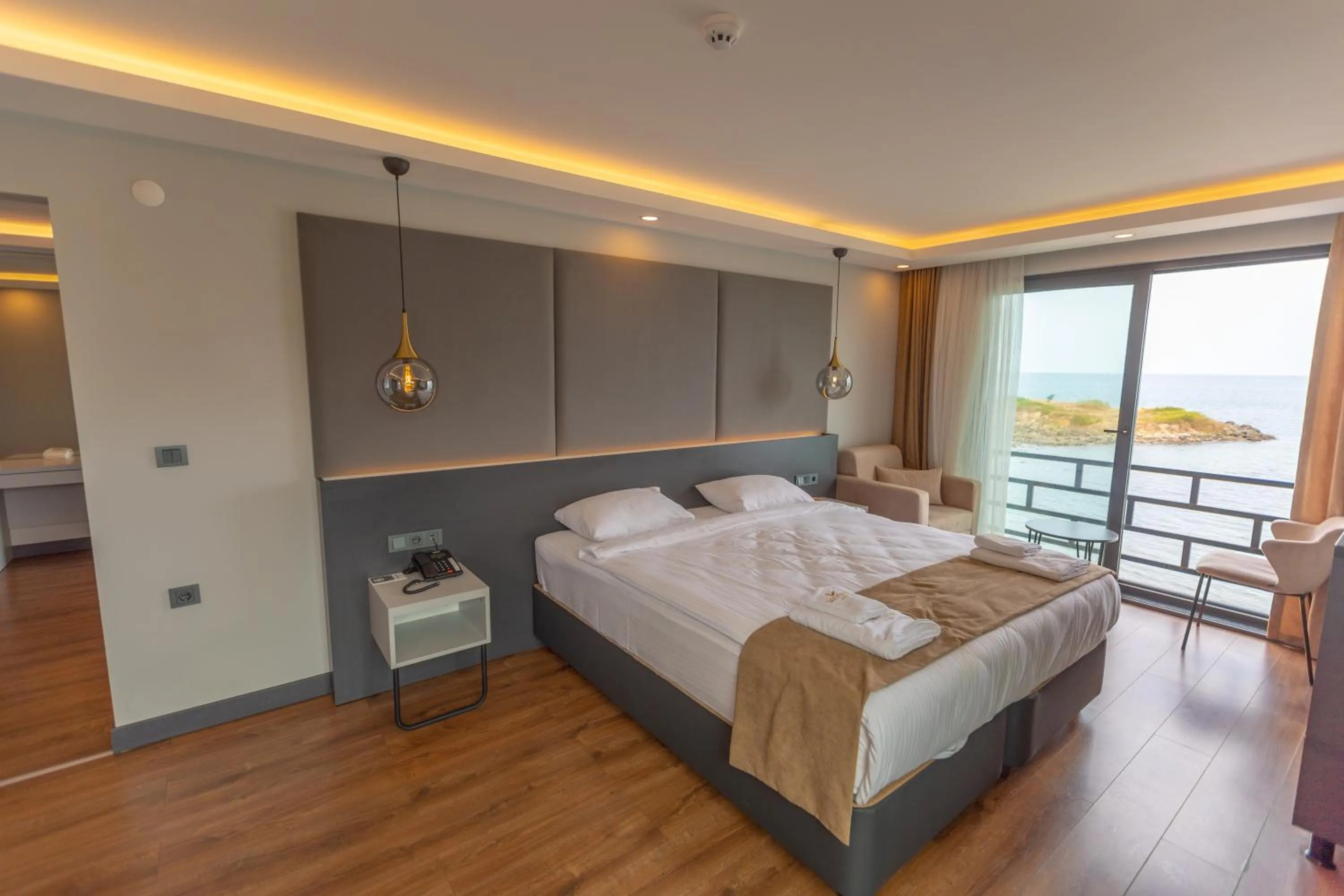 Photo of the whole room, Bed in SANTANA OTEL