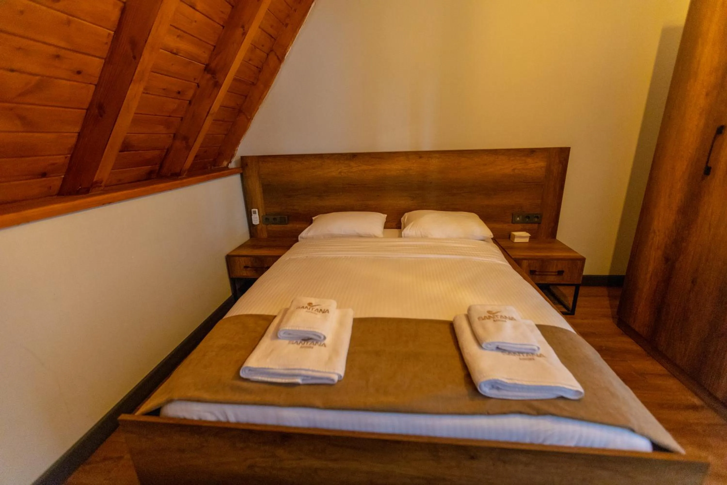 Bedroom, Bed in SANTANA OTEL