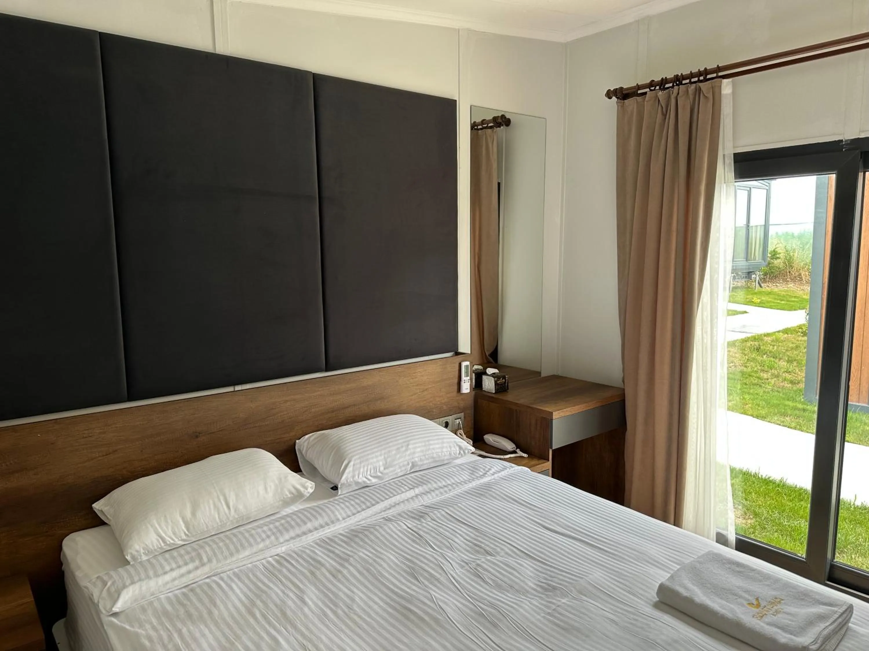 Bedroom, Bed in SANTANA OTEL