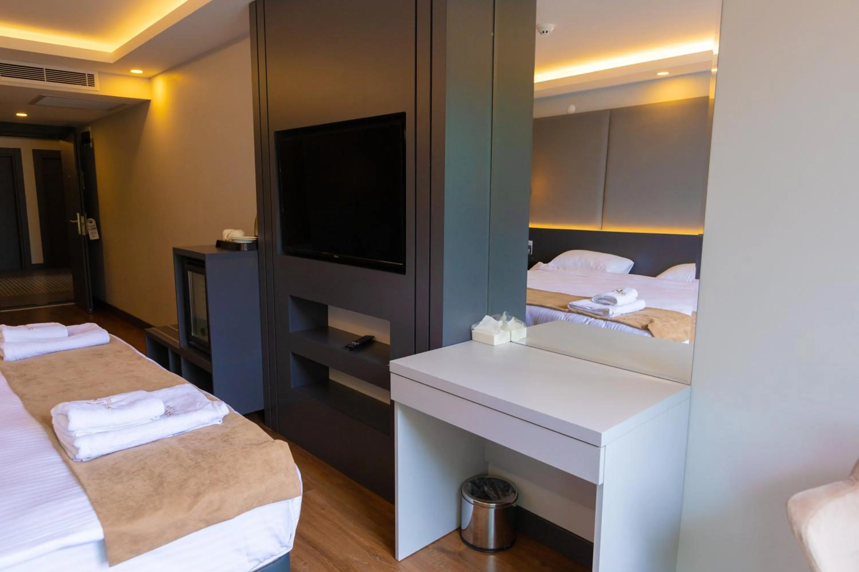 Bedroom, Bed in SANTANA OTEL