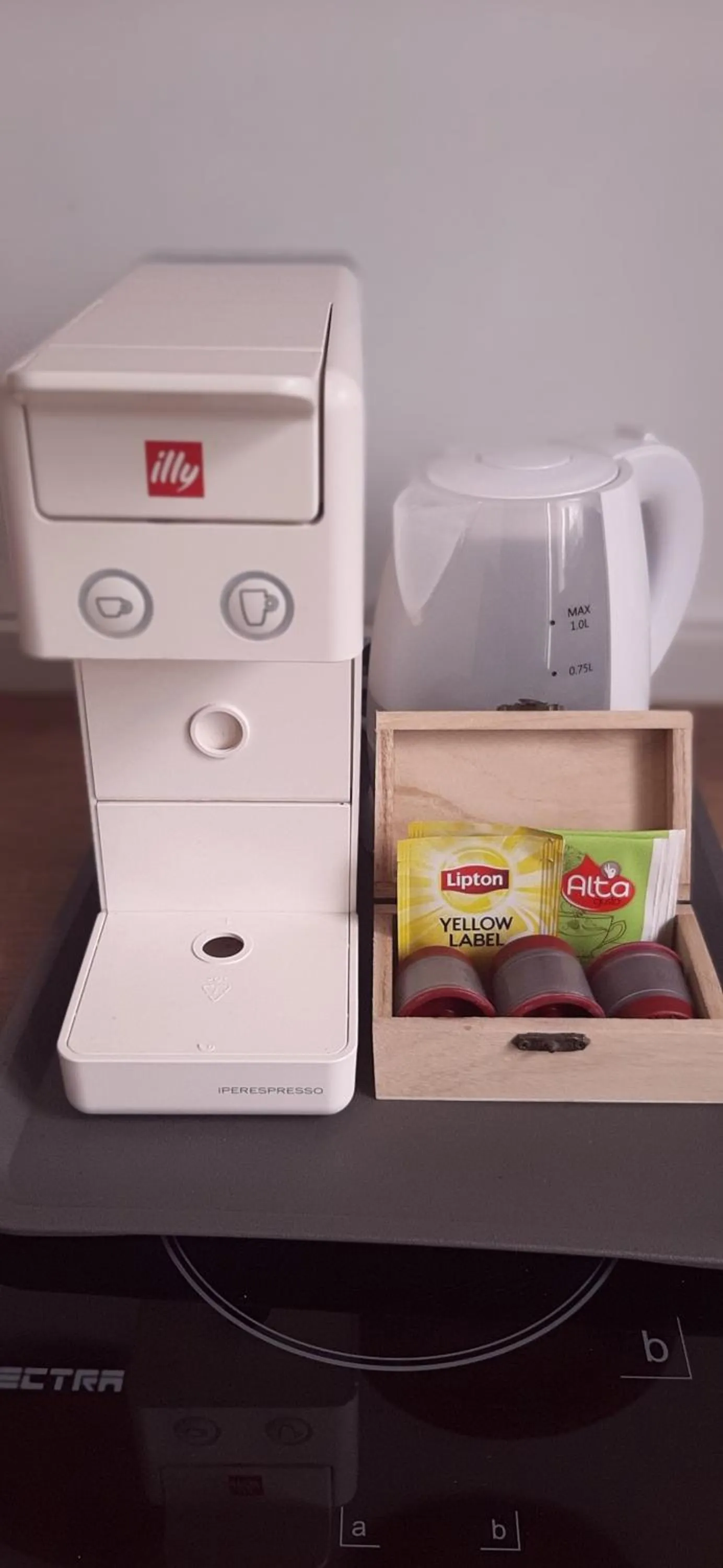 Coffee/tea facilities in Hotel Agia Roumeli by the SEA