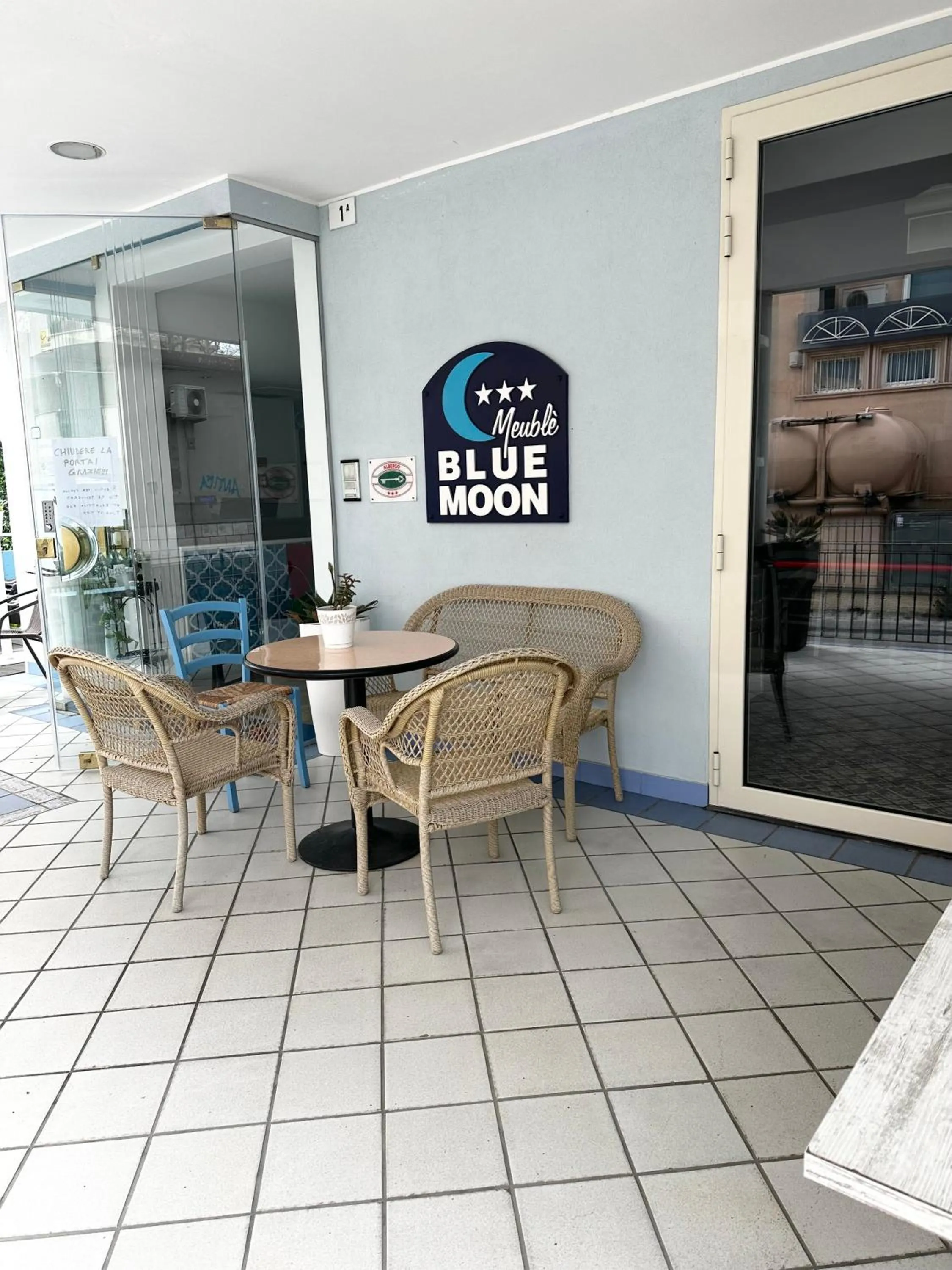 Hotel Blue Moon