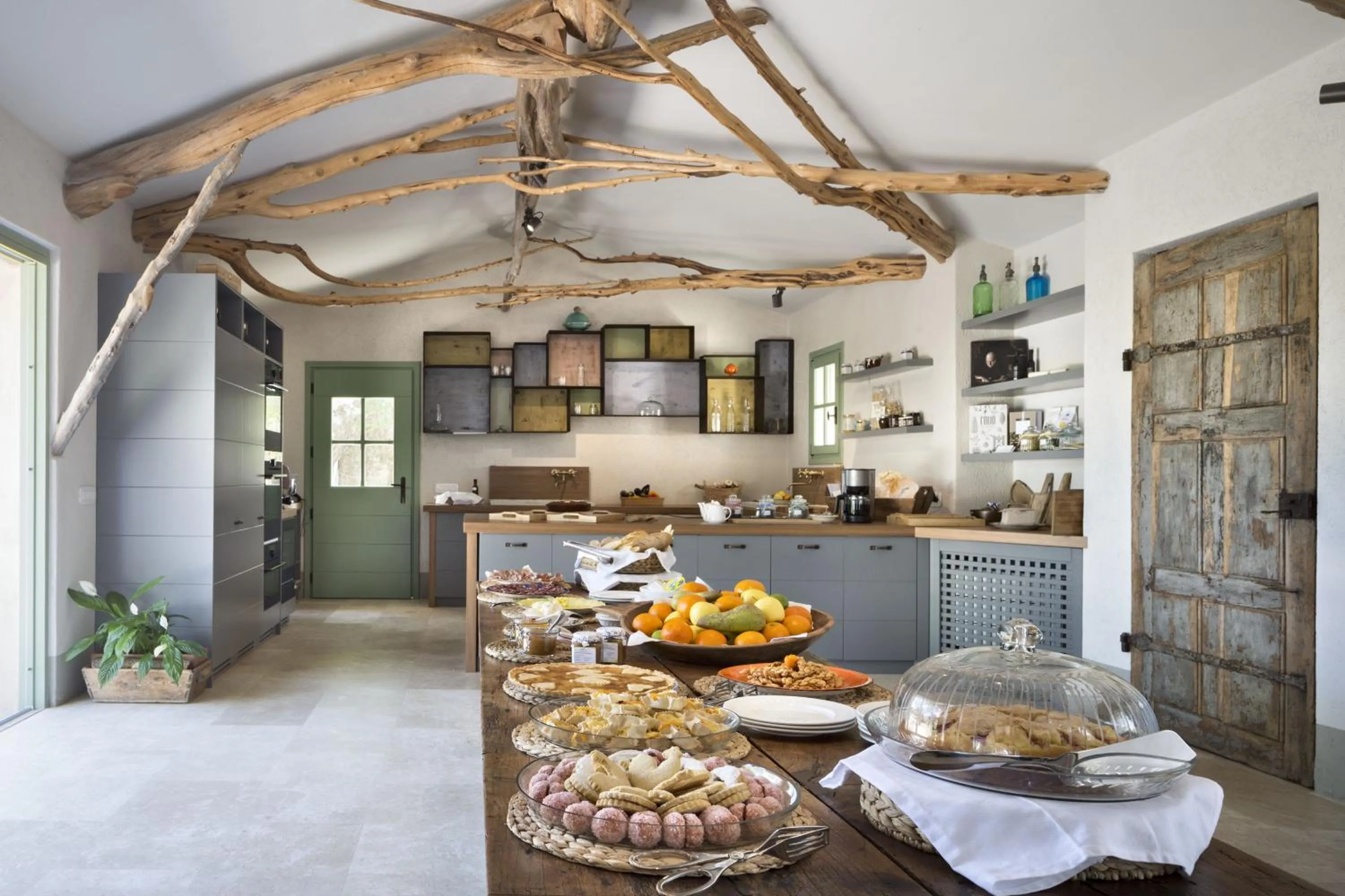 Breakfast in Gallicantu Stazzo Retreat