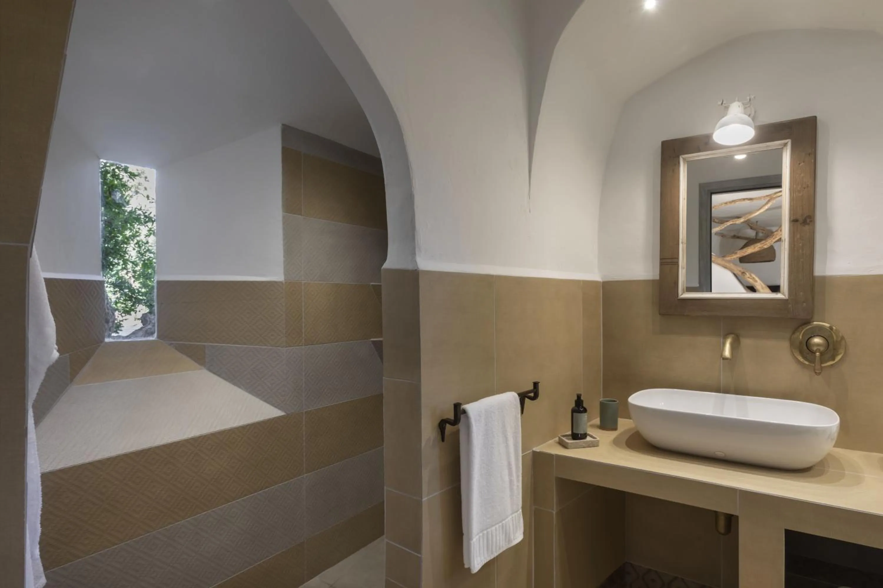 Bathroom in Gallicantu Stazzo Retreat