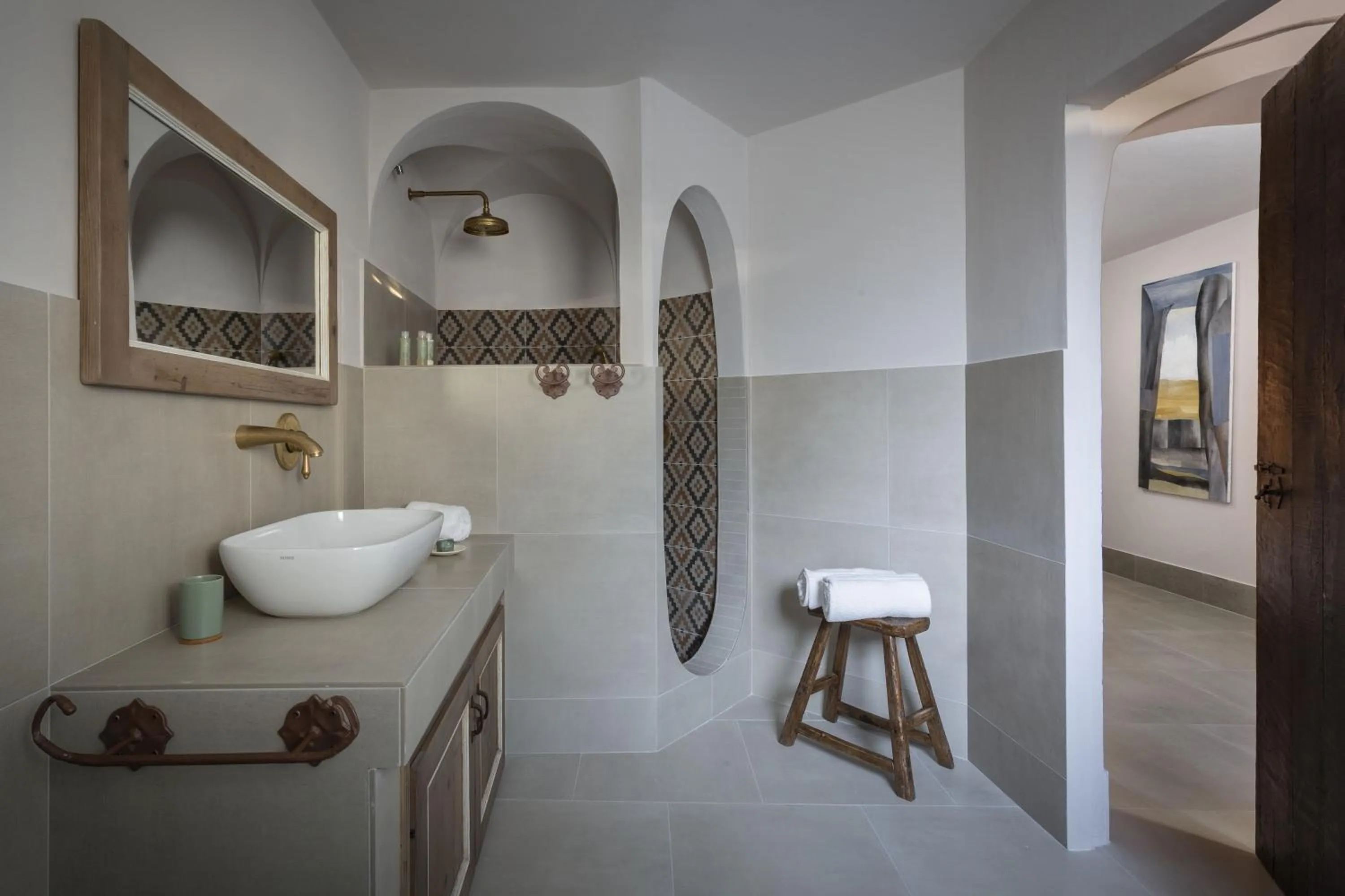 Shower in Gallicantu Stazzo Retreat