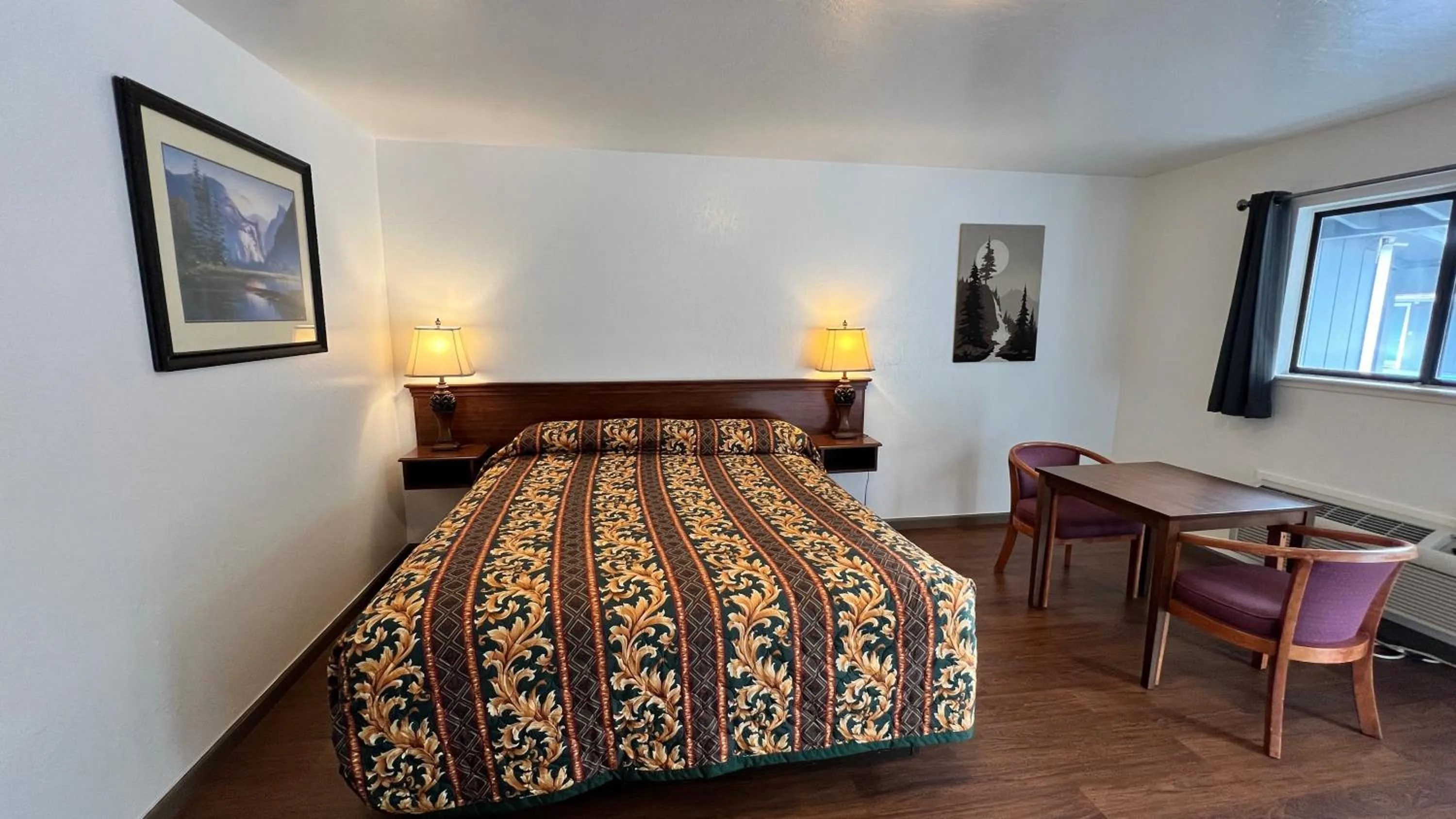 Bed in Pine Cone Motel