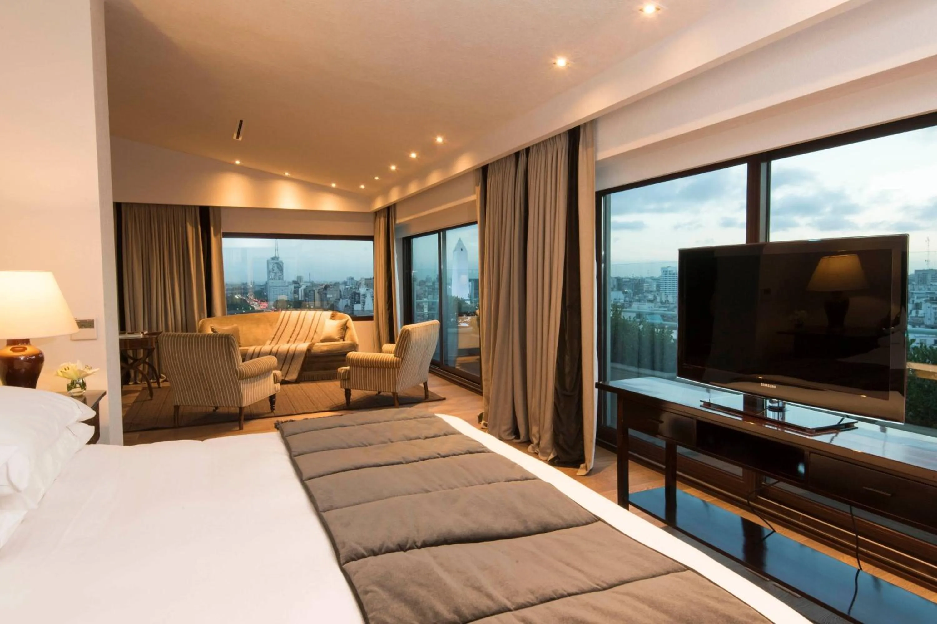 Bedroom, Bed in Marriott Buenos Aires Downtown