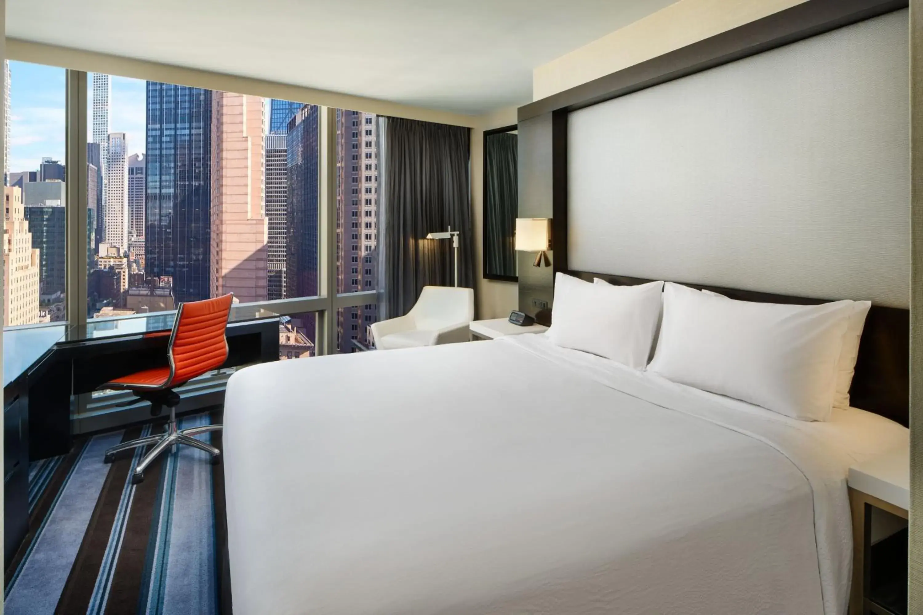 King Room - City View in Courtyard by Marriott New York Manhattan/Central Park King Room - City View in Courtyard by Marriott New York Manhattan/Central Park