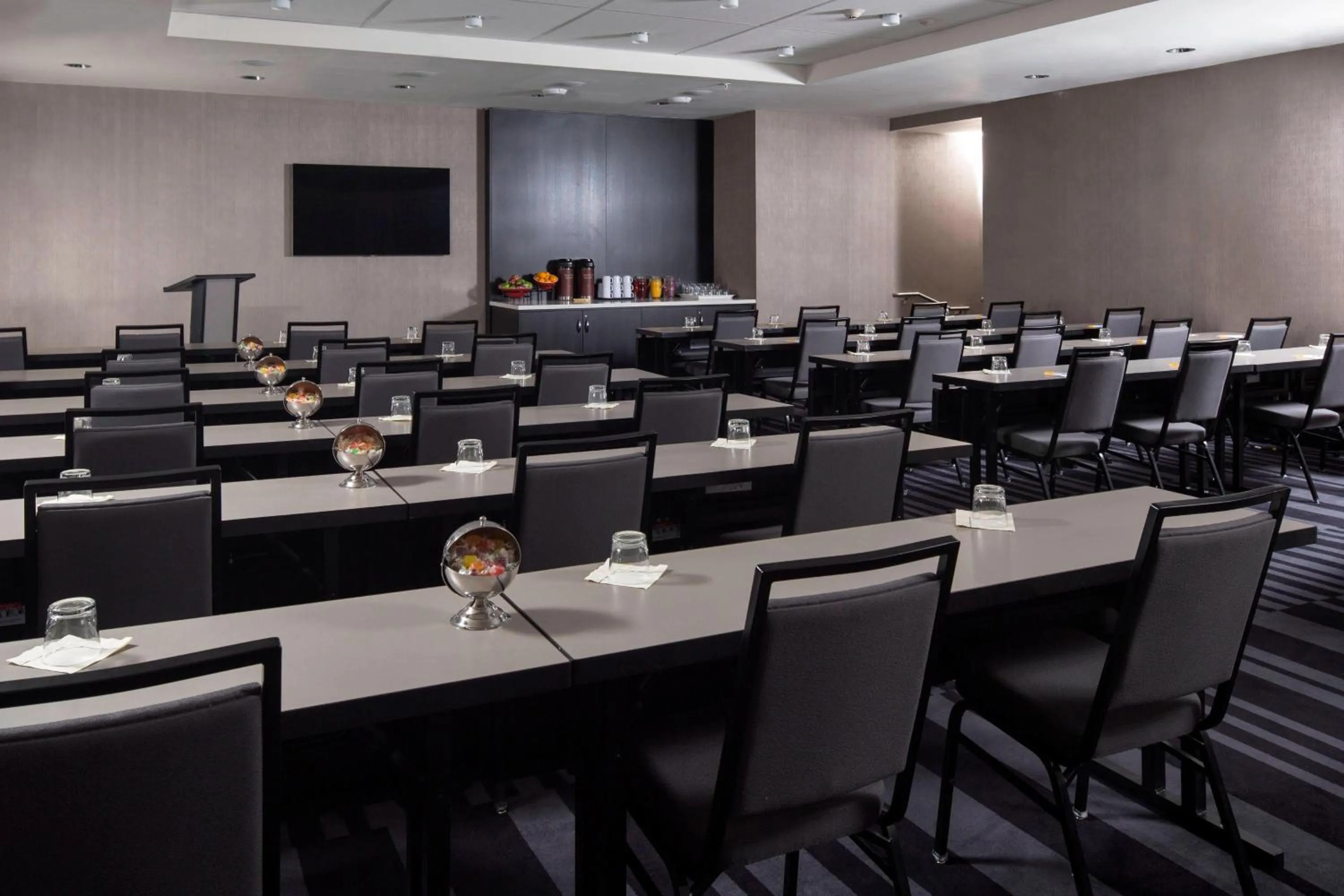 Meeting/conference room in Courtyard by Marriott New York Manhattan/Central Park