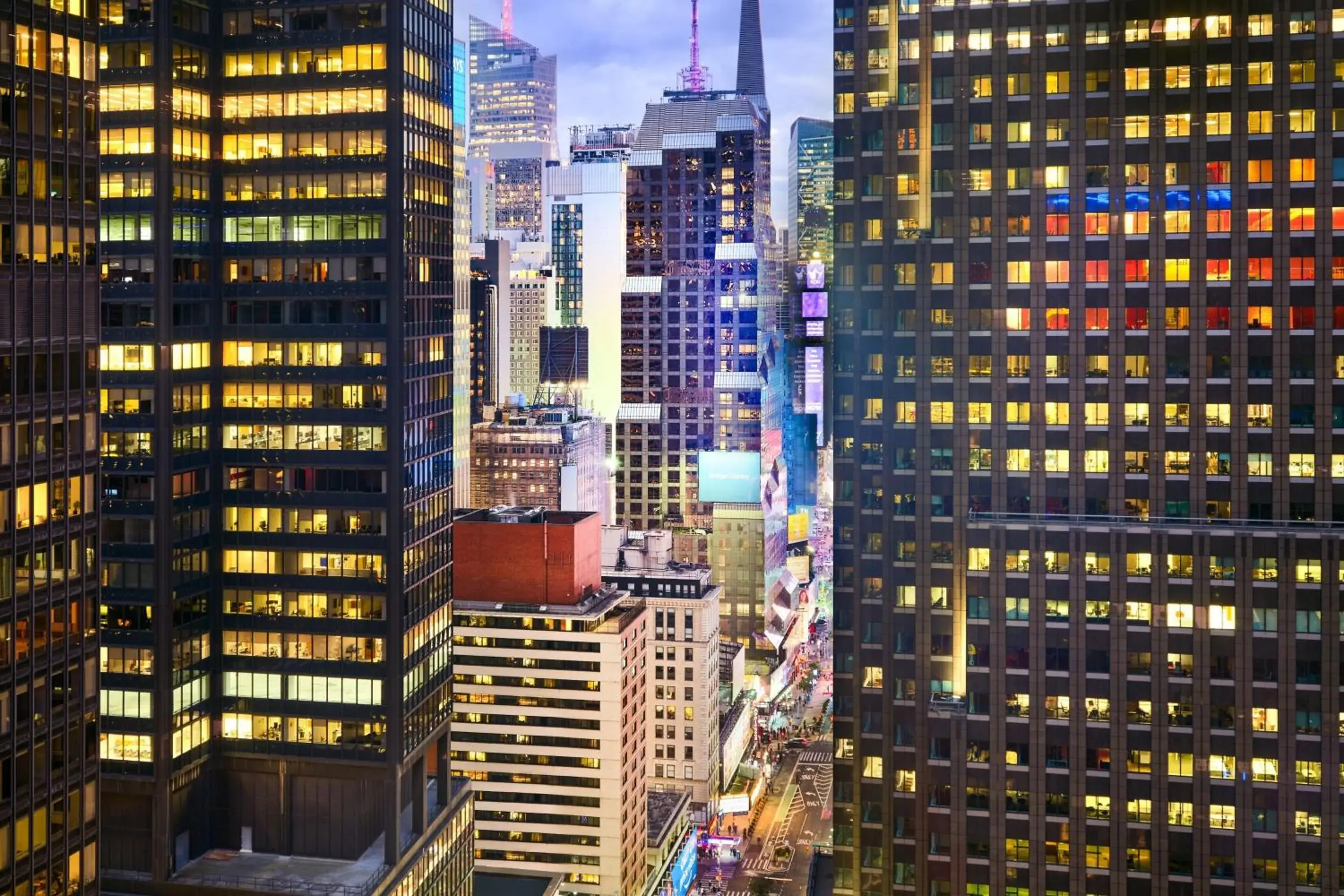 Corner King Room with City View in Courtyard by Marriott New York Manhattan/Central Park Corner King Room with City View in Courtyard by Marriott New York Manhattan/Central Park