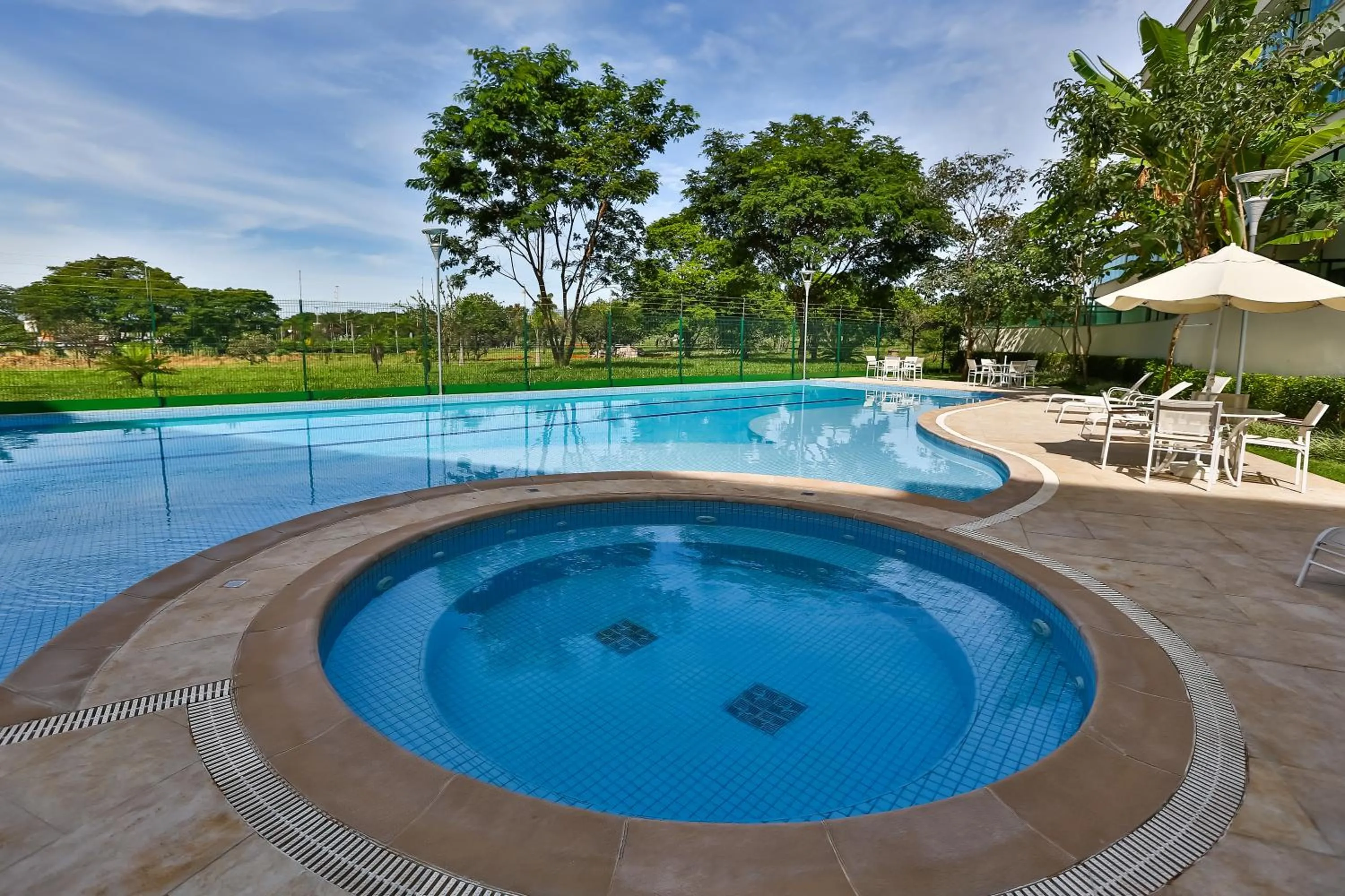 Swimming pool in Quality Hotel & Suites Brasília