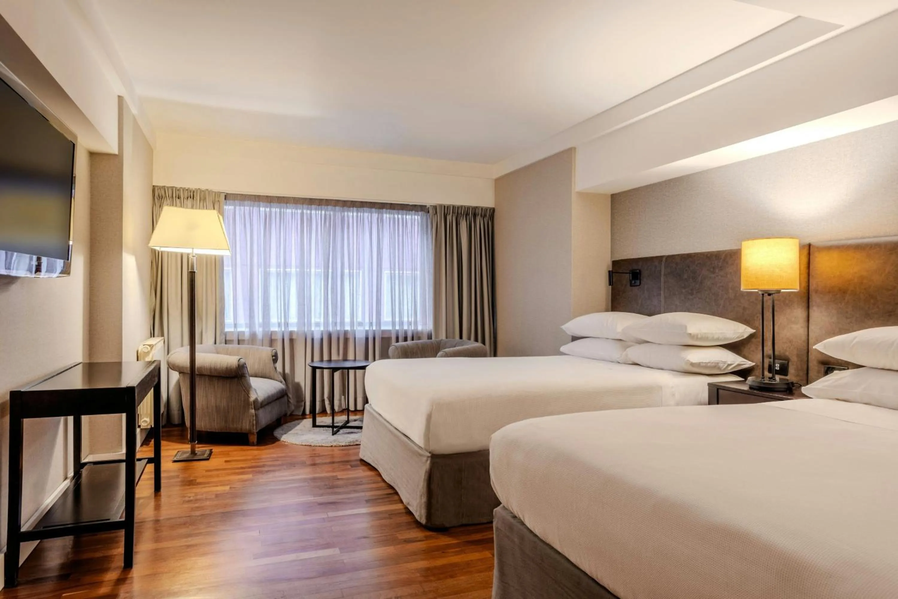 Photo of the whole room, Bed in Sheraton Bariloche Hotel