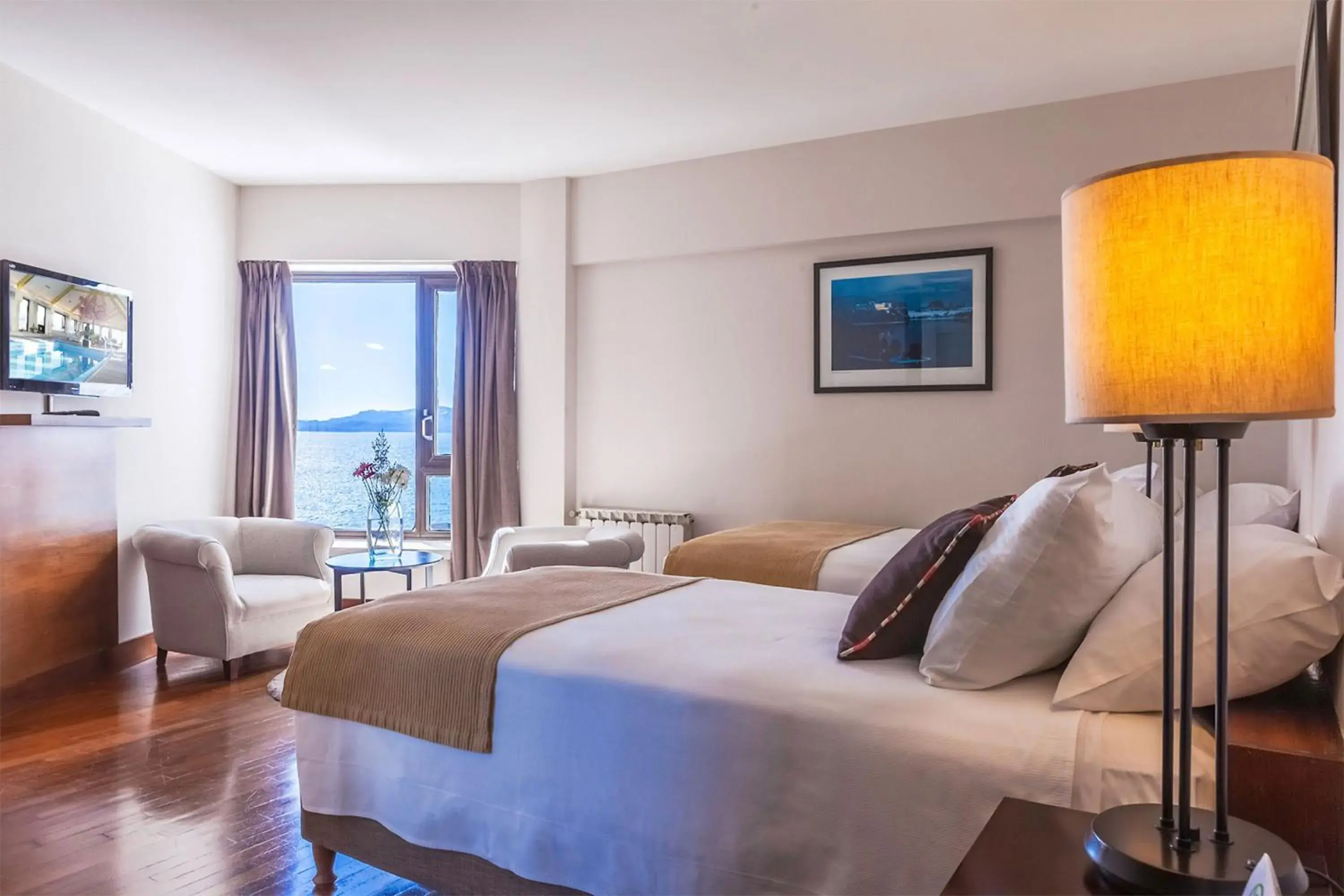 Superior Guest room with 2 Twin/Single Bed(s) in Sheraton Bariloche Hotel Superior Guest room with 2 Twin/Single Bed(s) in Sheraton Bariloche Hotel