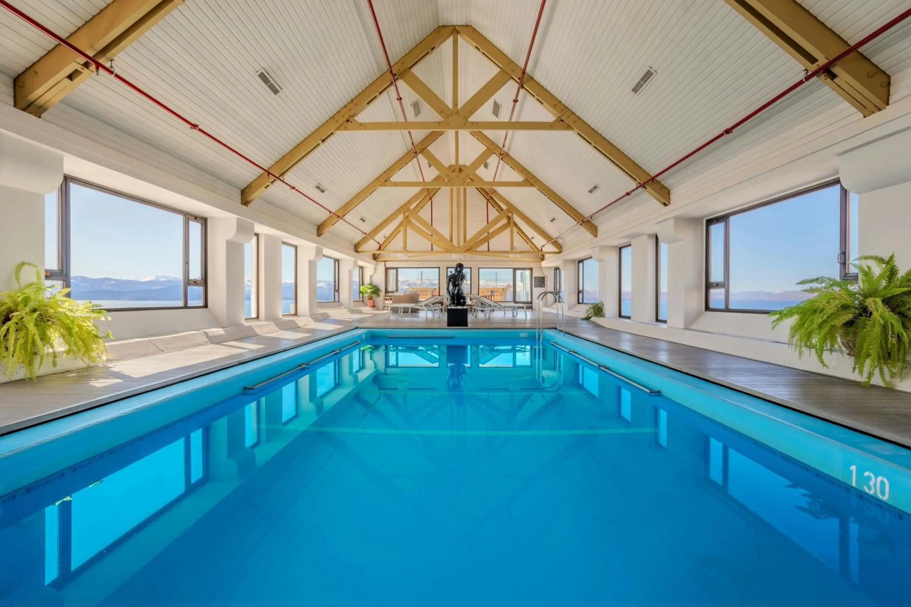 Swimming pool in Sheraton Bariloche Hotel