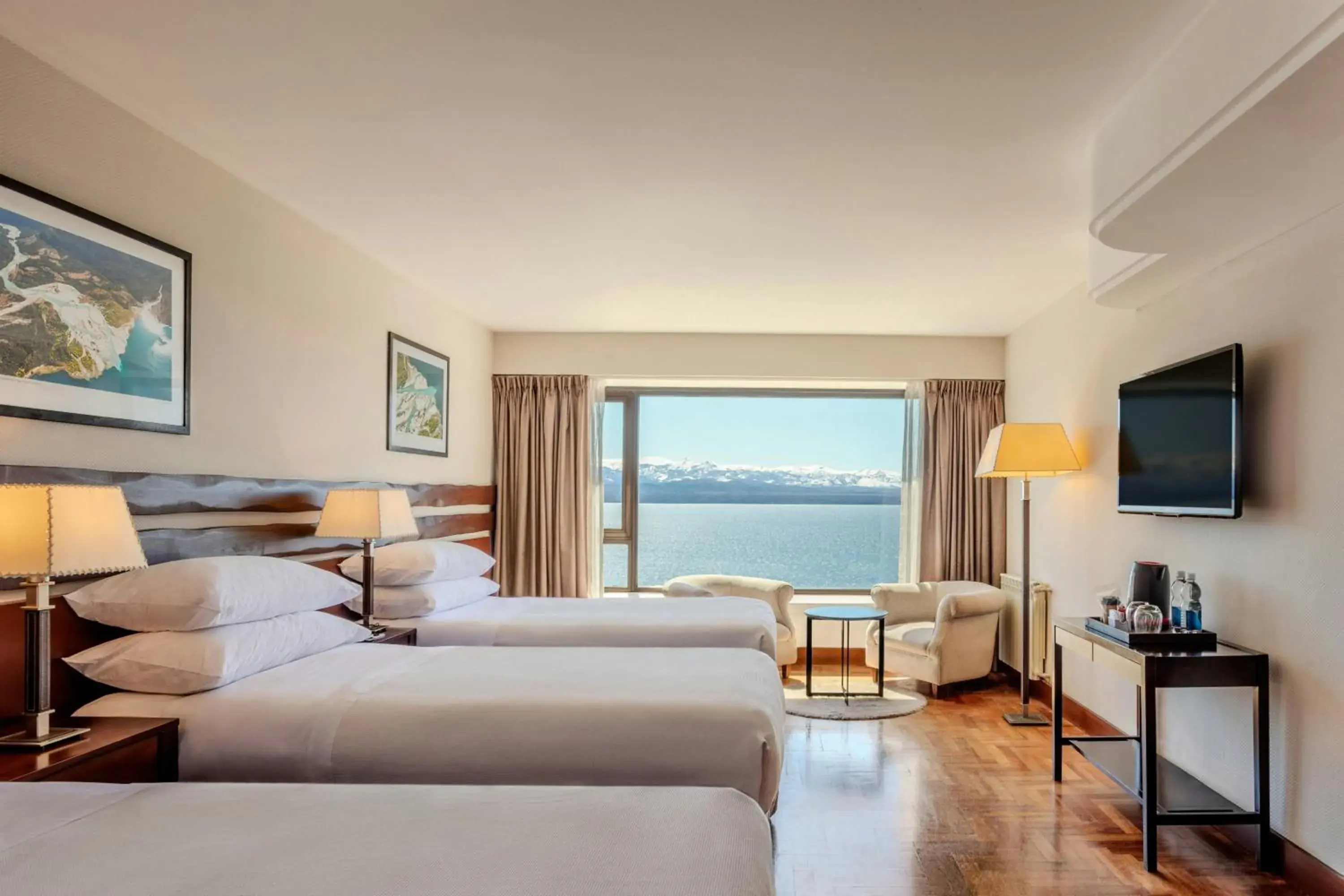 Deluxe Guest room with 3 Twin/Single Bed(s), Lake view in Sheraton Bariloche Hotel Deluxe Guest room with 3 Twin/Single Bed(s), Lake view in Sheraton Bariloche Hotel