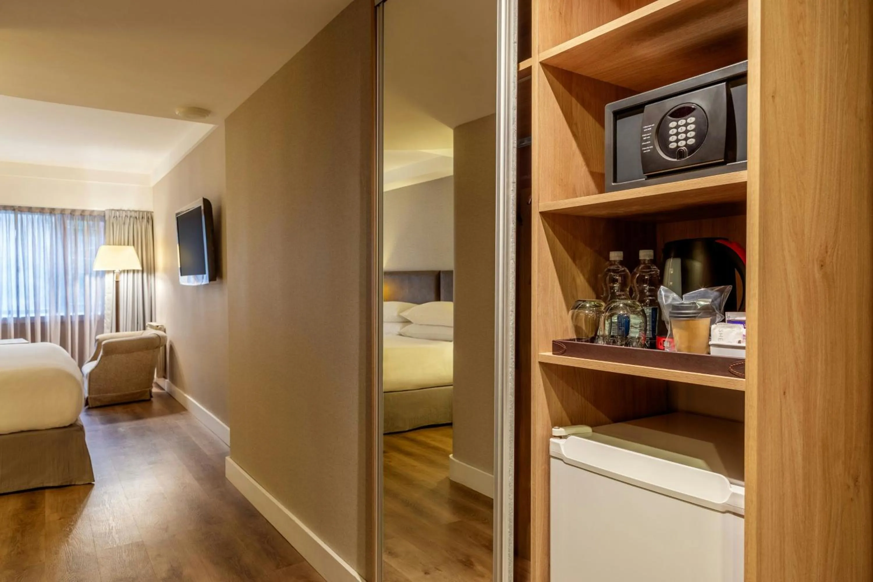 Photo of the whole room, Bed in Sheraton Bariloche Hotel