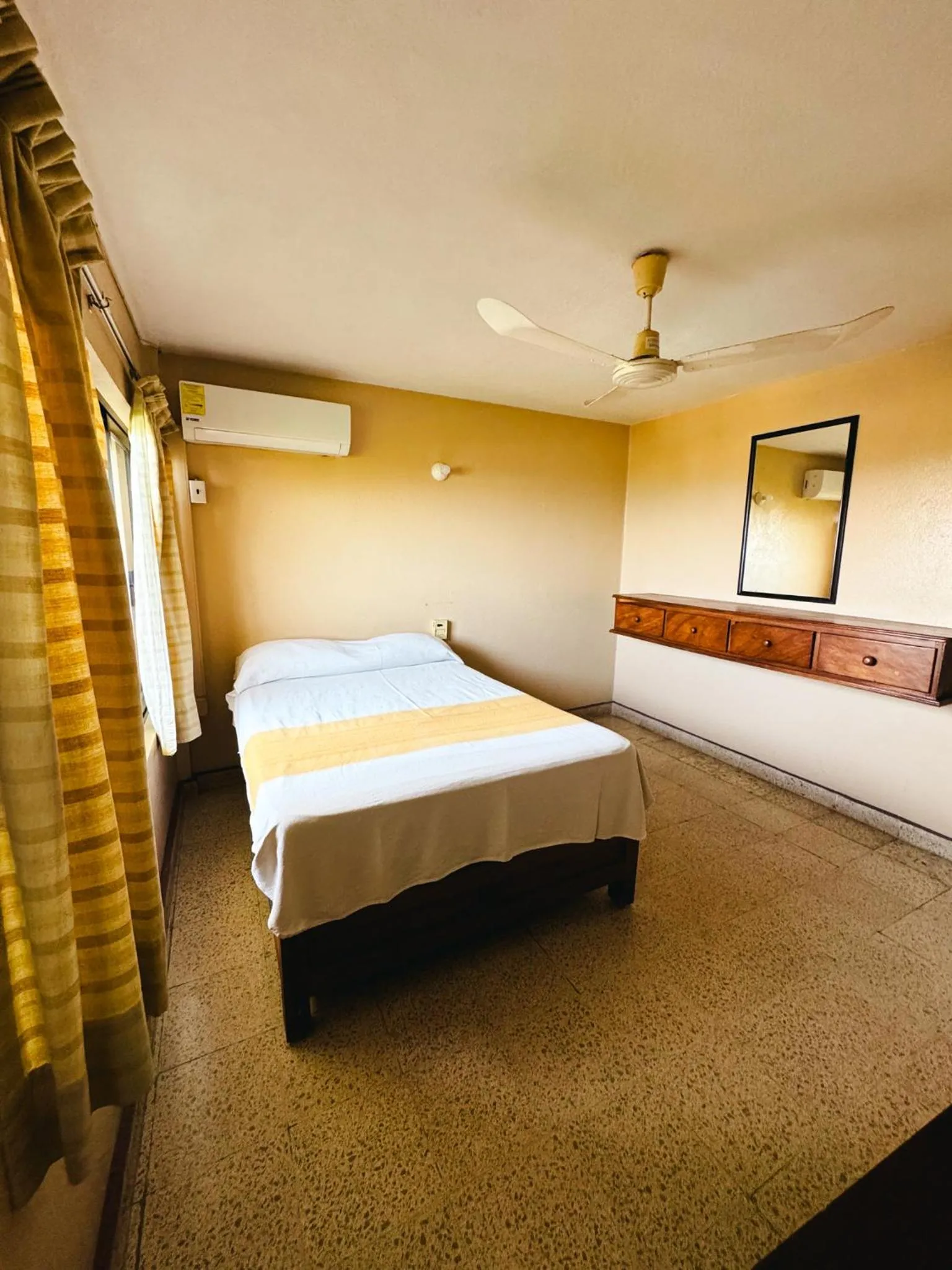 Bed in Hotel El Mirador