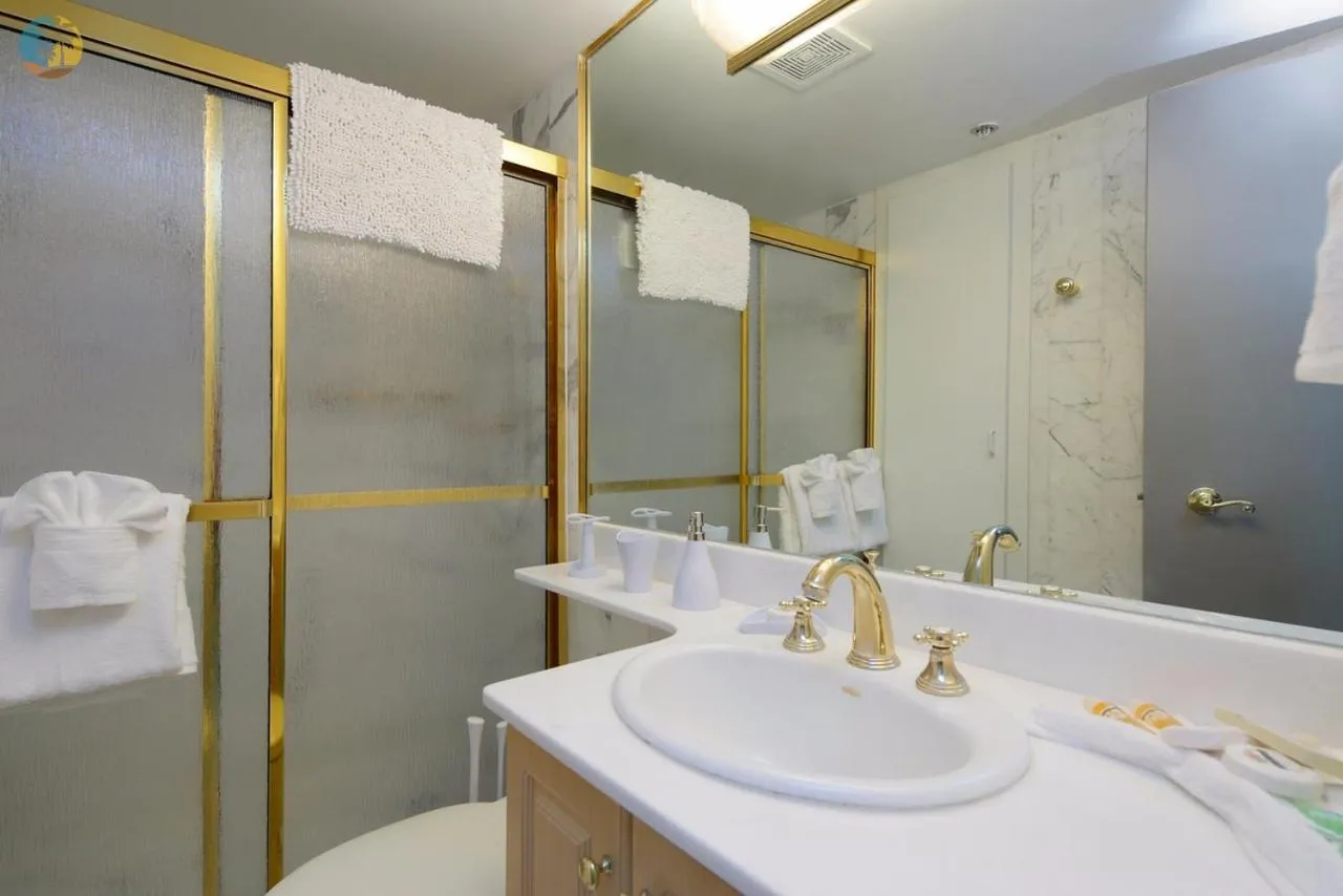 Deluxe Beach Resort - HORA RENTALS