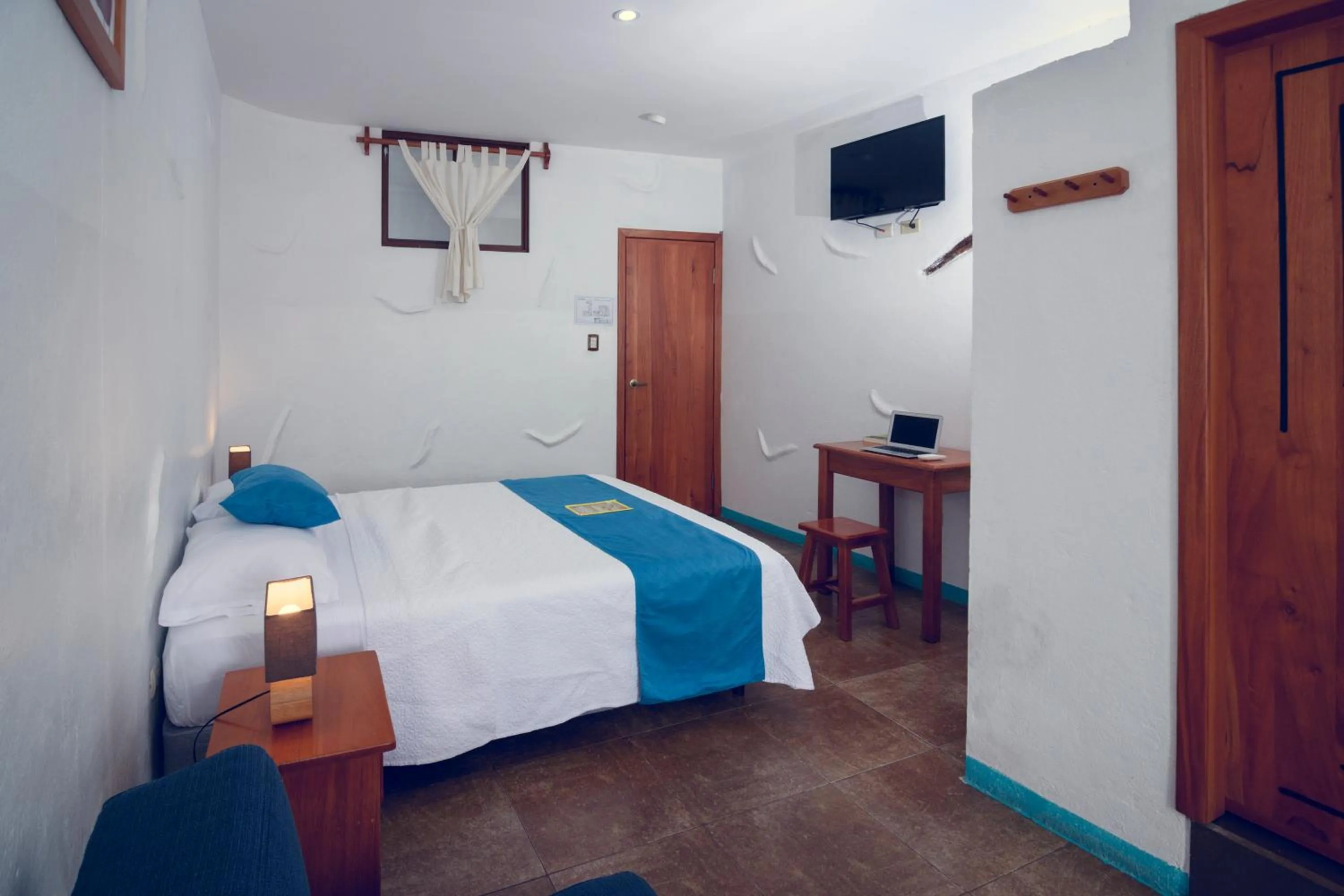 Bed in Galapagos Native