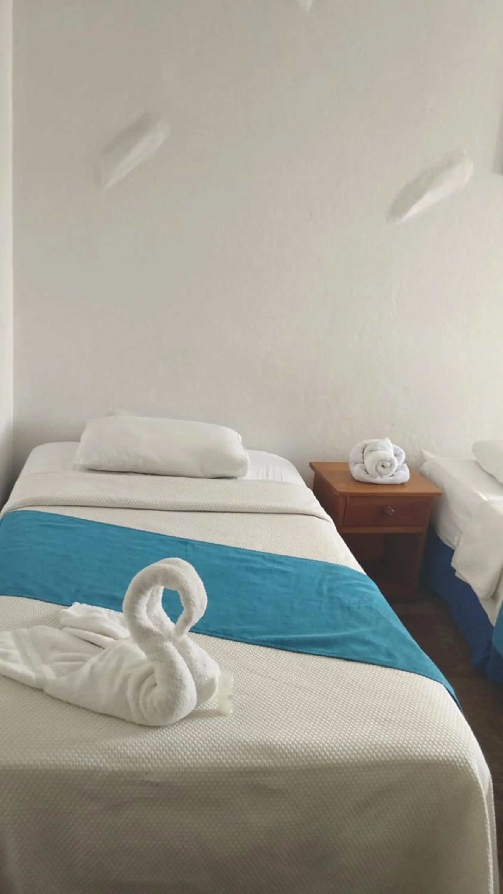 Bed in Galapagos Native