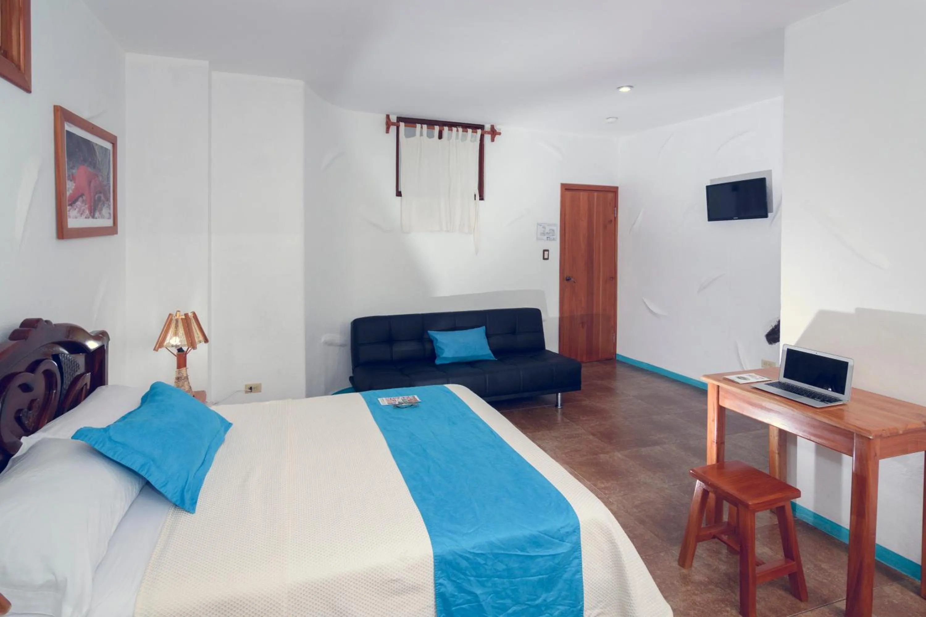 Bed in Galapagos Native