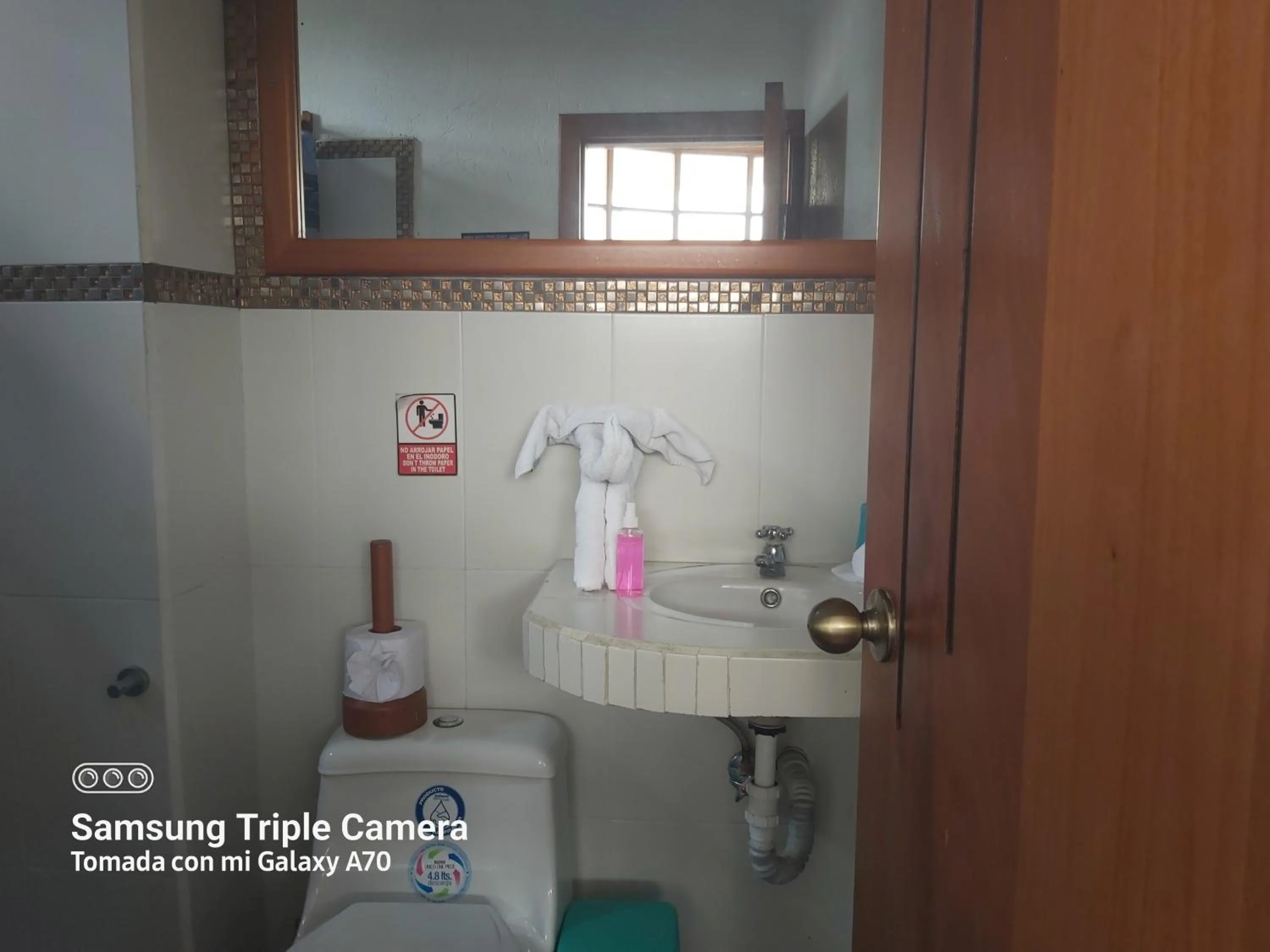 Bathroom in Galapagos Native