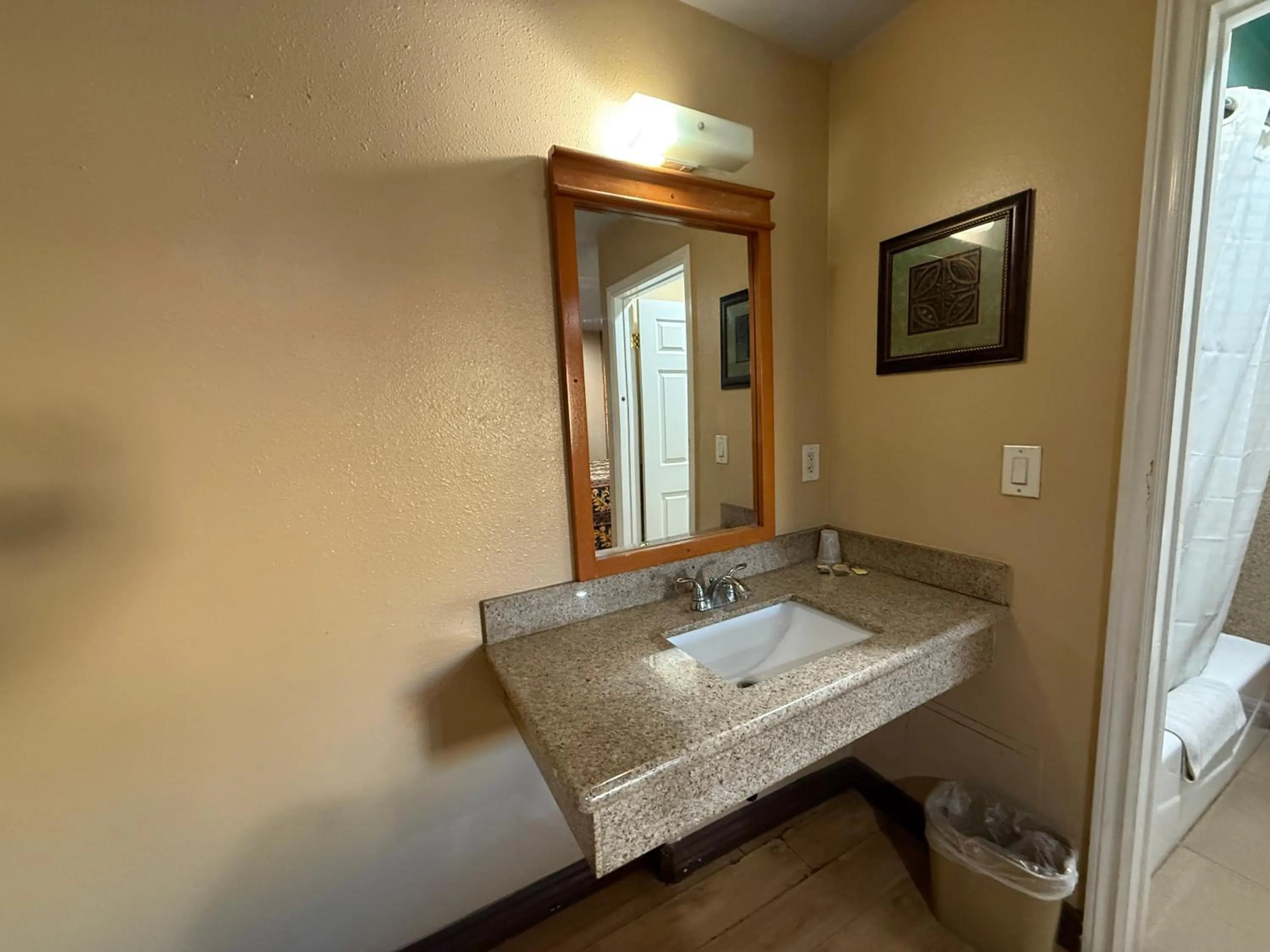 Bathroom in Rocky Inn Motel Long Beach, CA