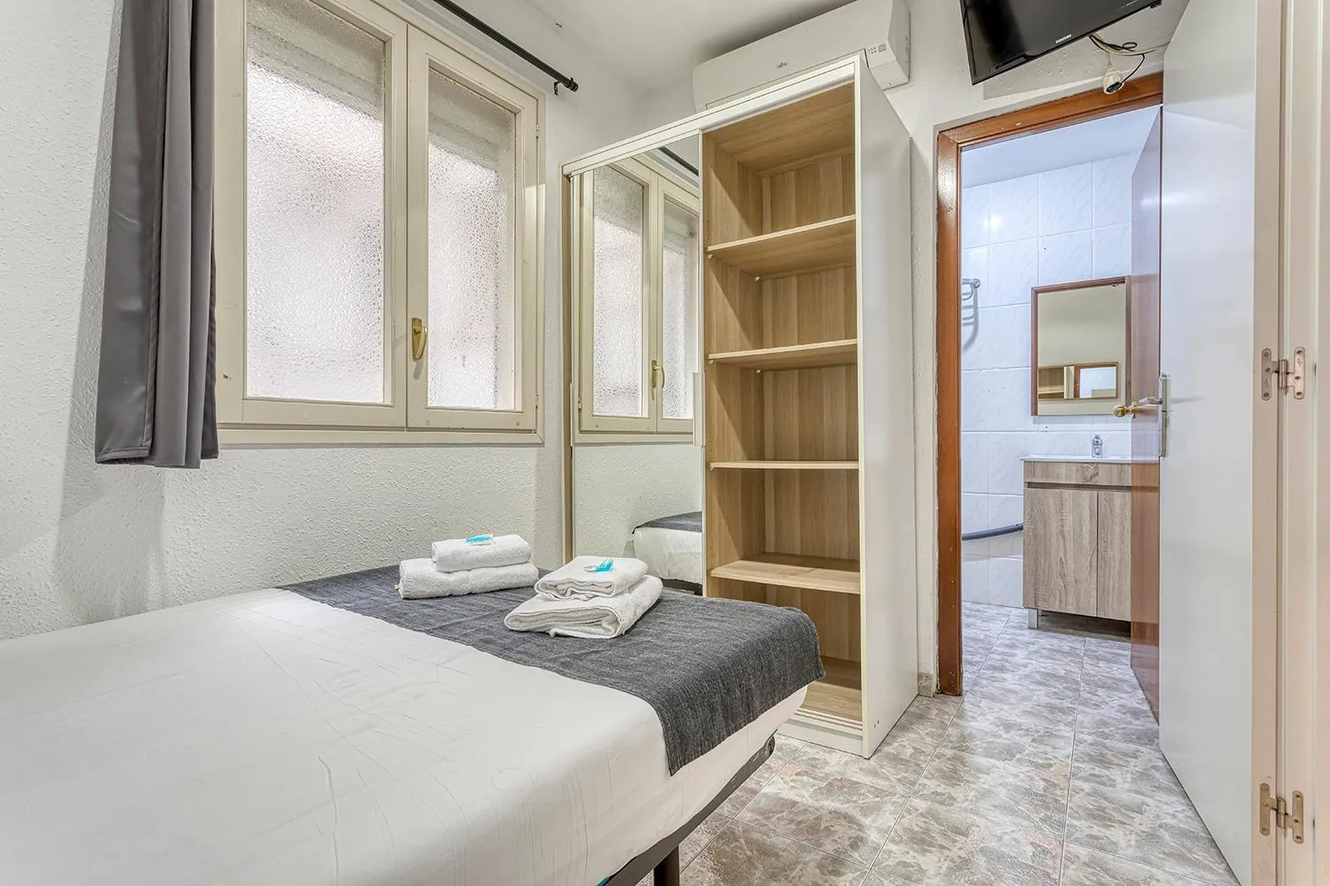 Bed in HOSTAL BEDMATES